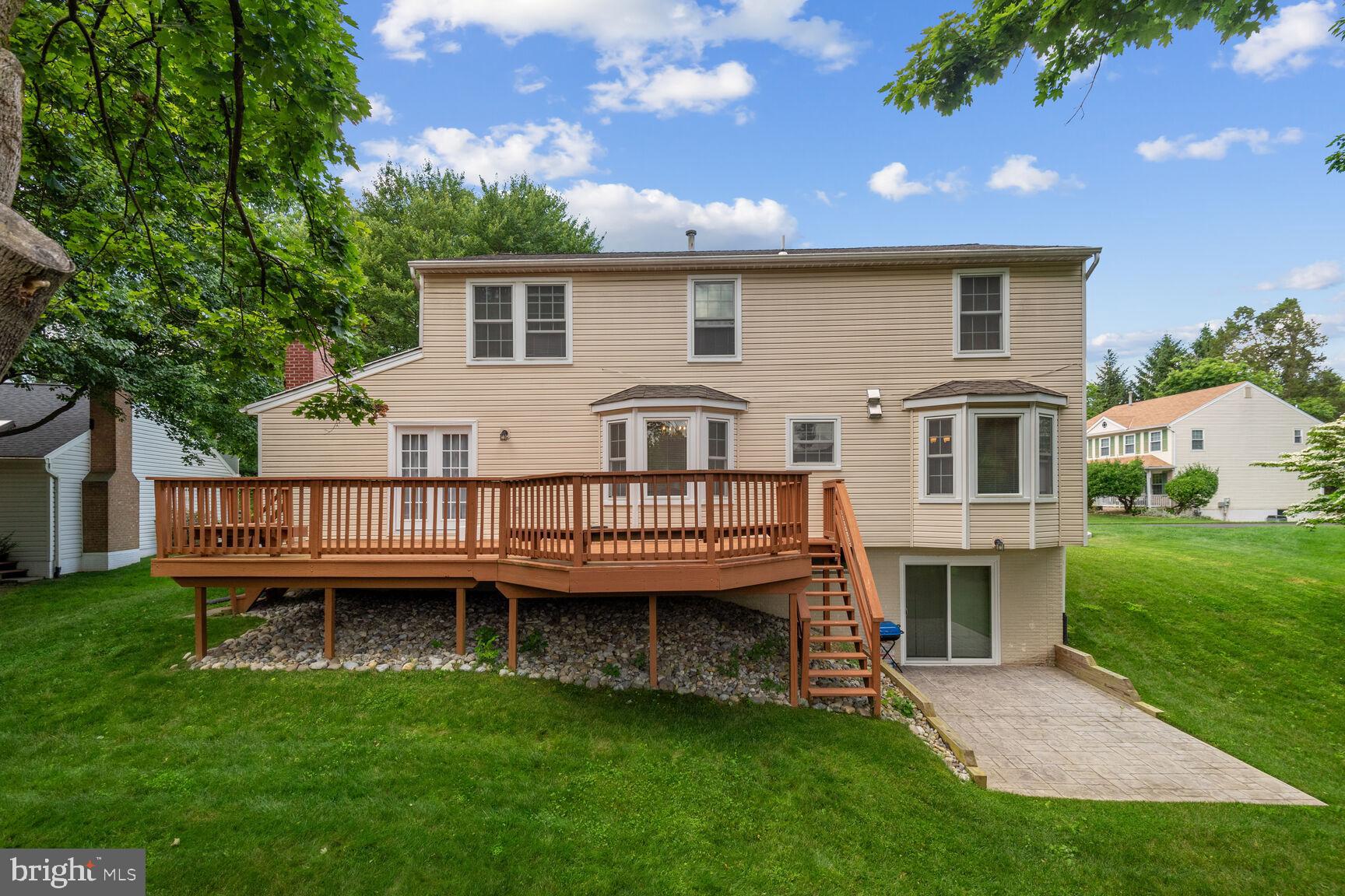 DERWOOD STATION - Residential