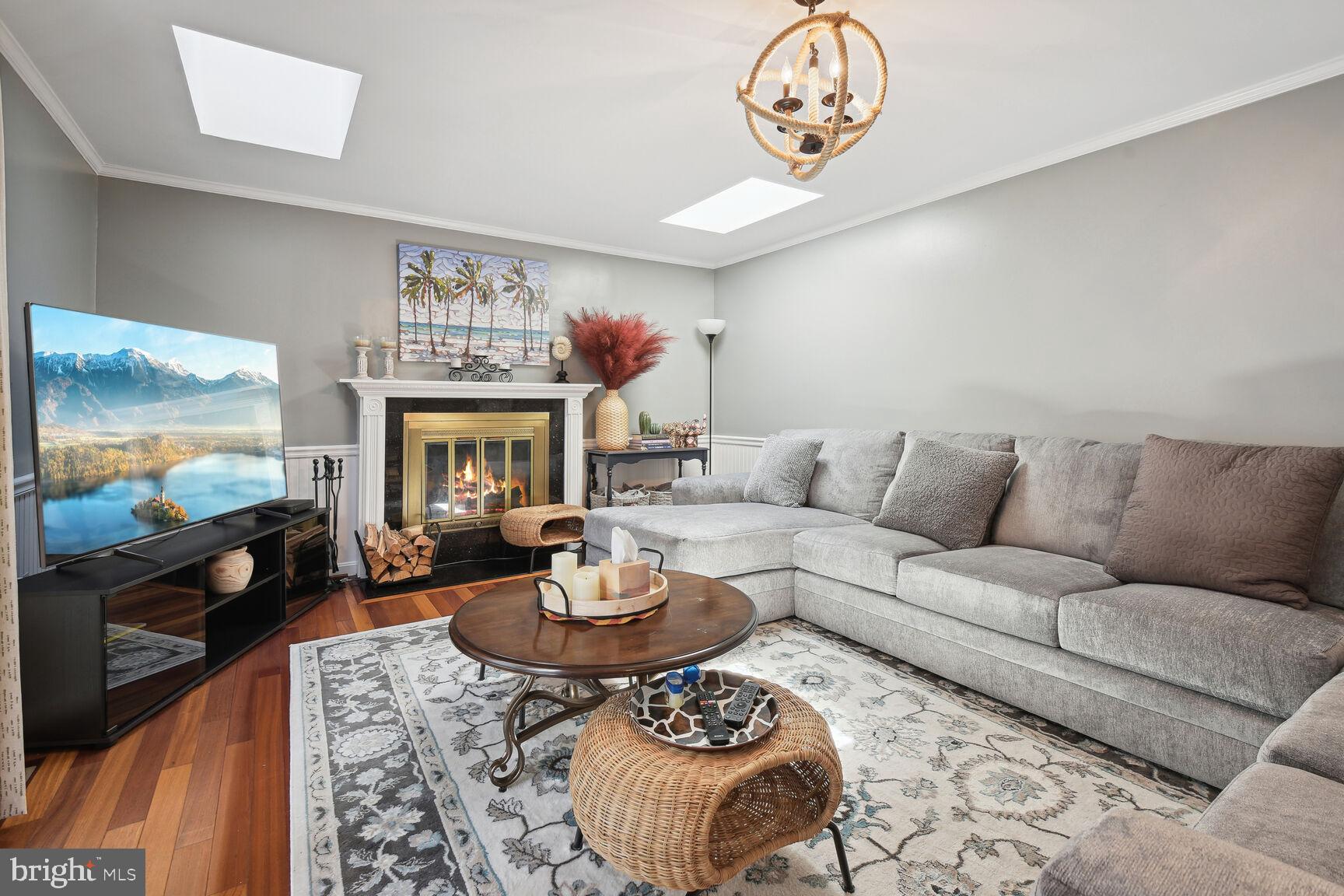 DERWOOD STATION - Residential