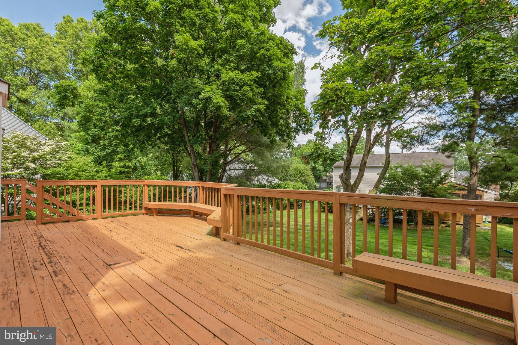 DERWOOD STATION - Residential