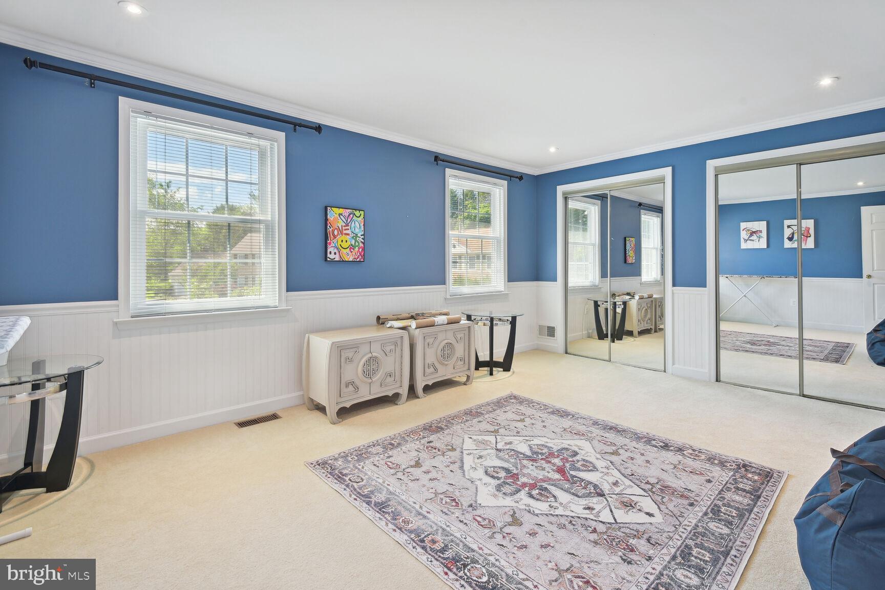 DERWOOD STATION - Residential