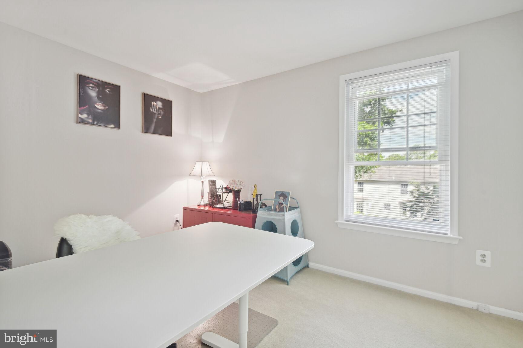 DERWOOD STATION - Residential