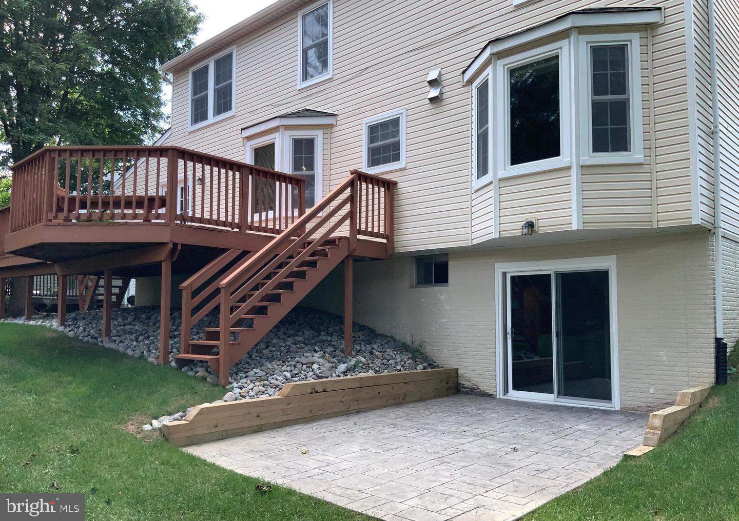 DERWOOD STATION - Residential