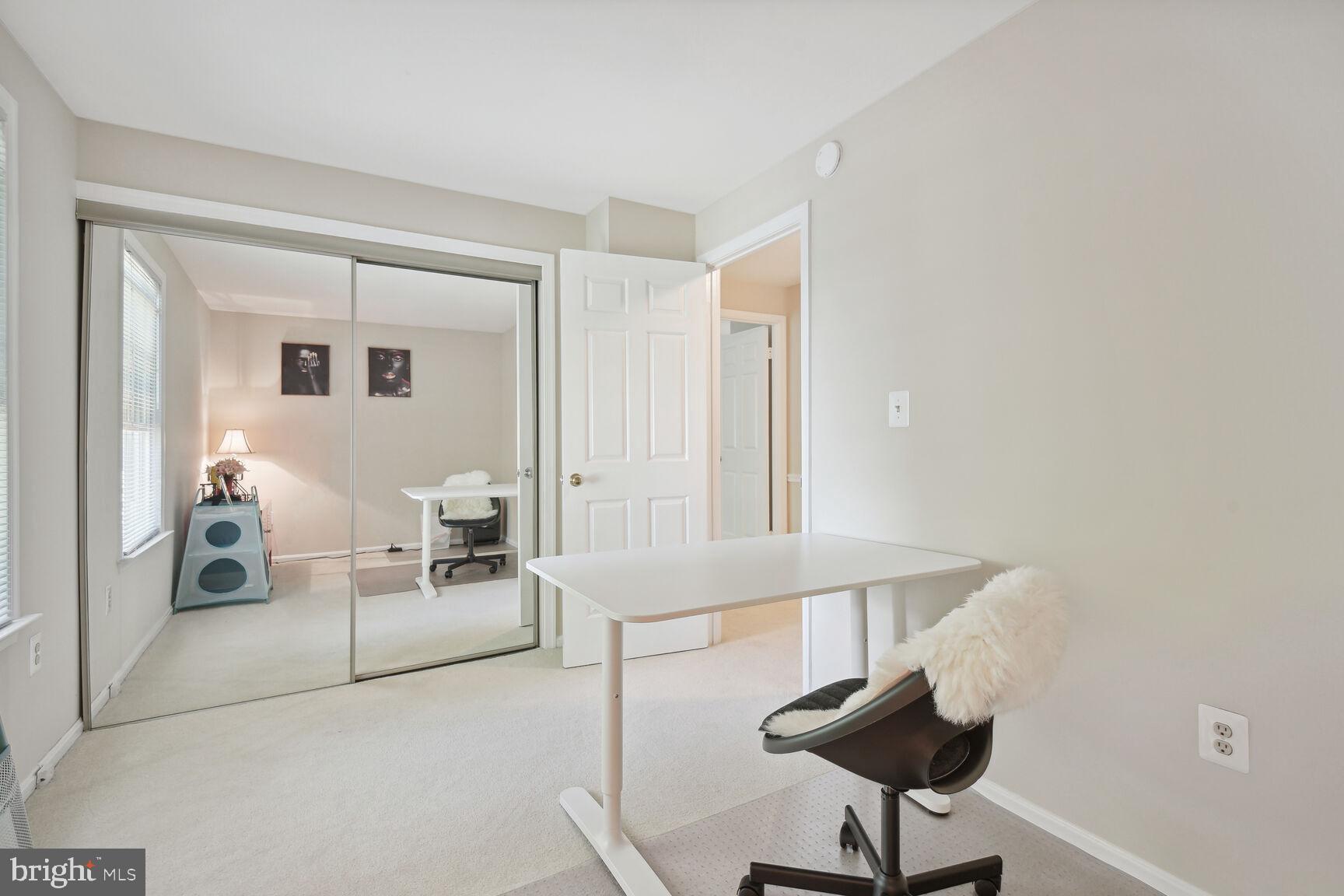 DERWOOD STATION - Residential