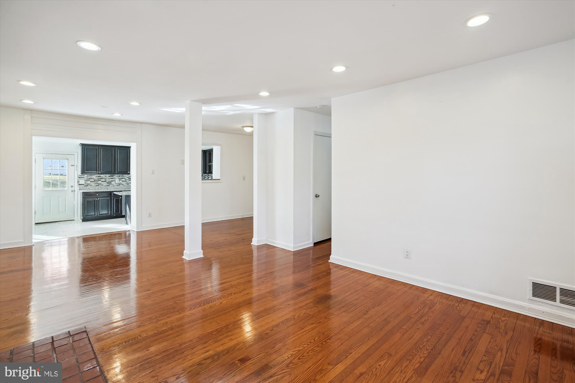 FRIENDLY FARMS - Residential