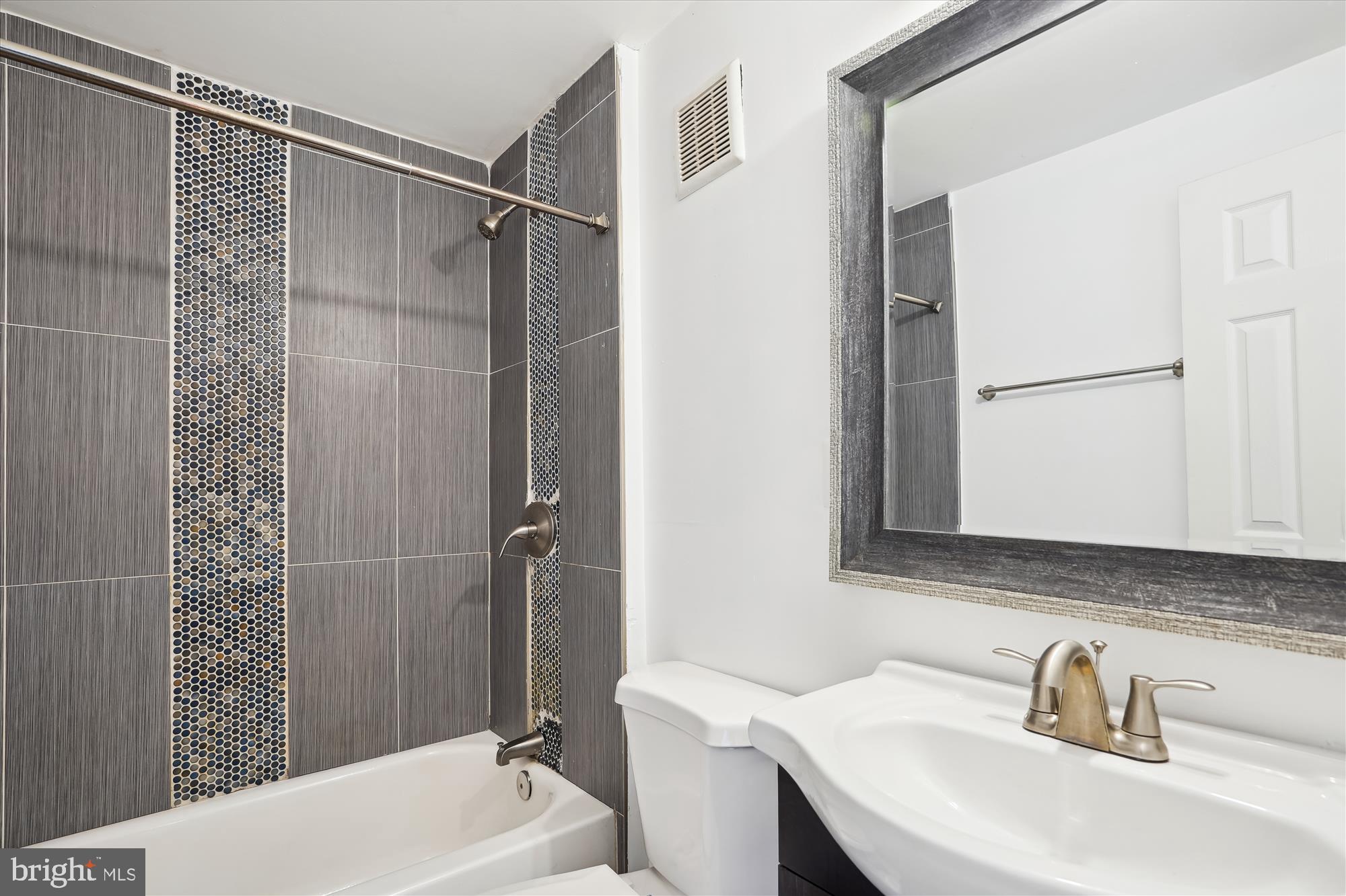 FRIENDLY FARMS - Residential