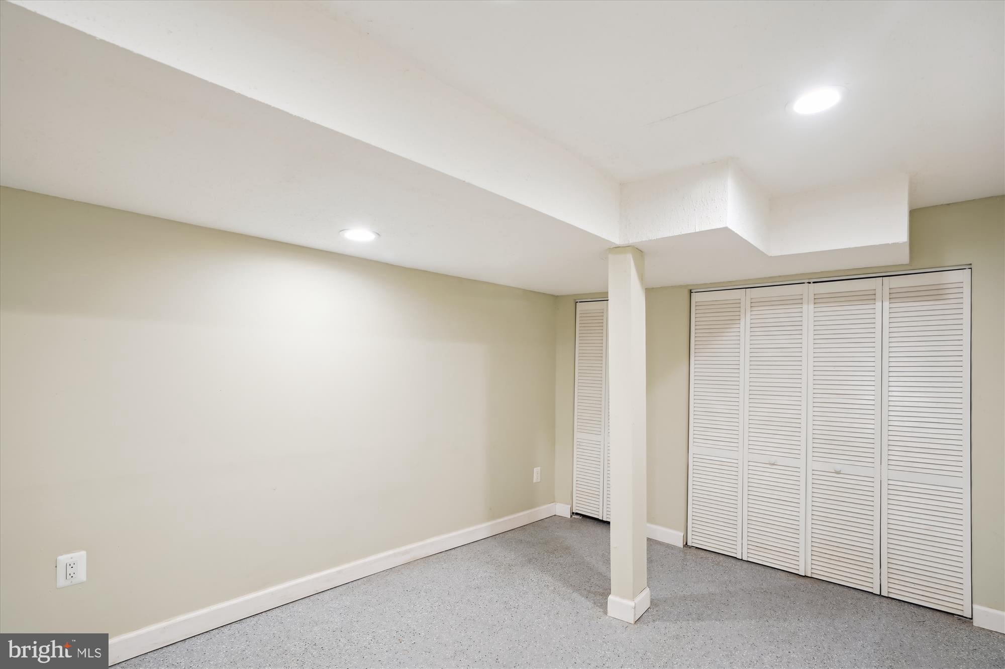 FRIENDLY FARMS - Residential