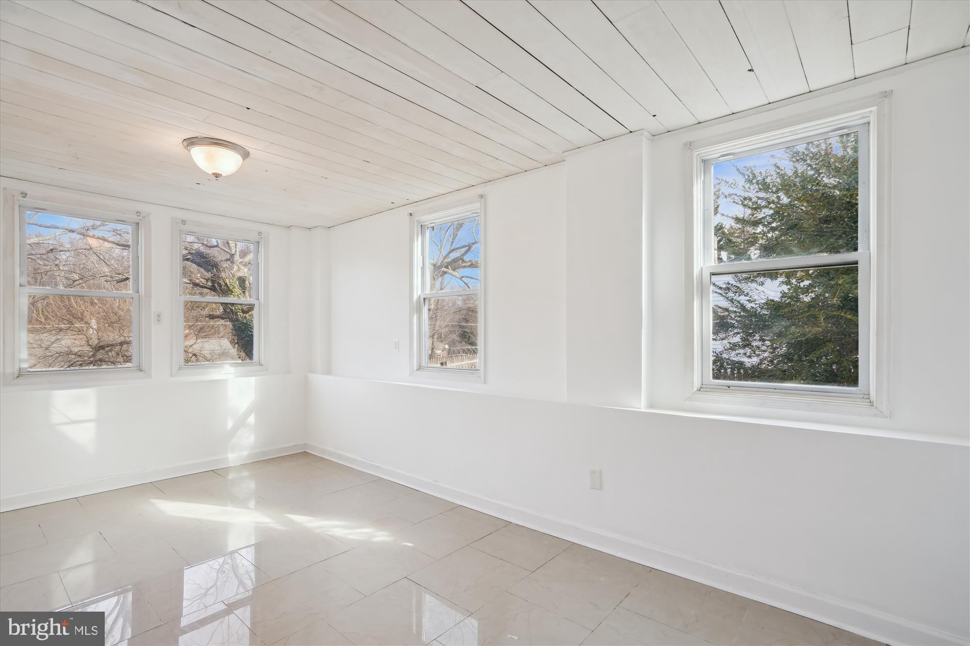 FRIENDLY FARMS - Residential