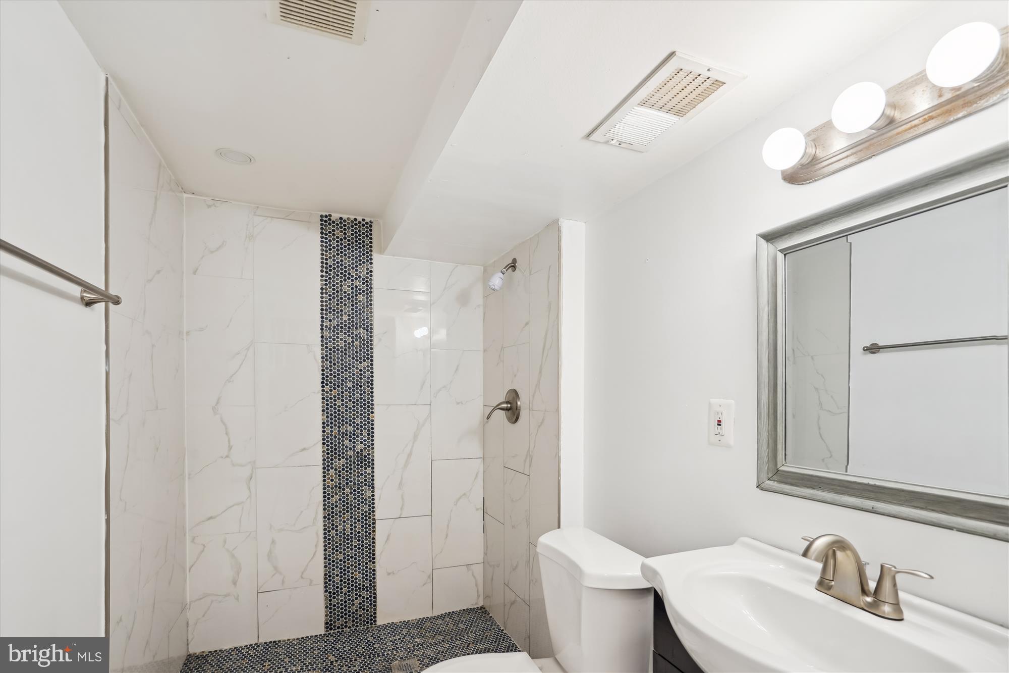 FRIENDLY FARMS - Residential