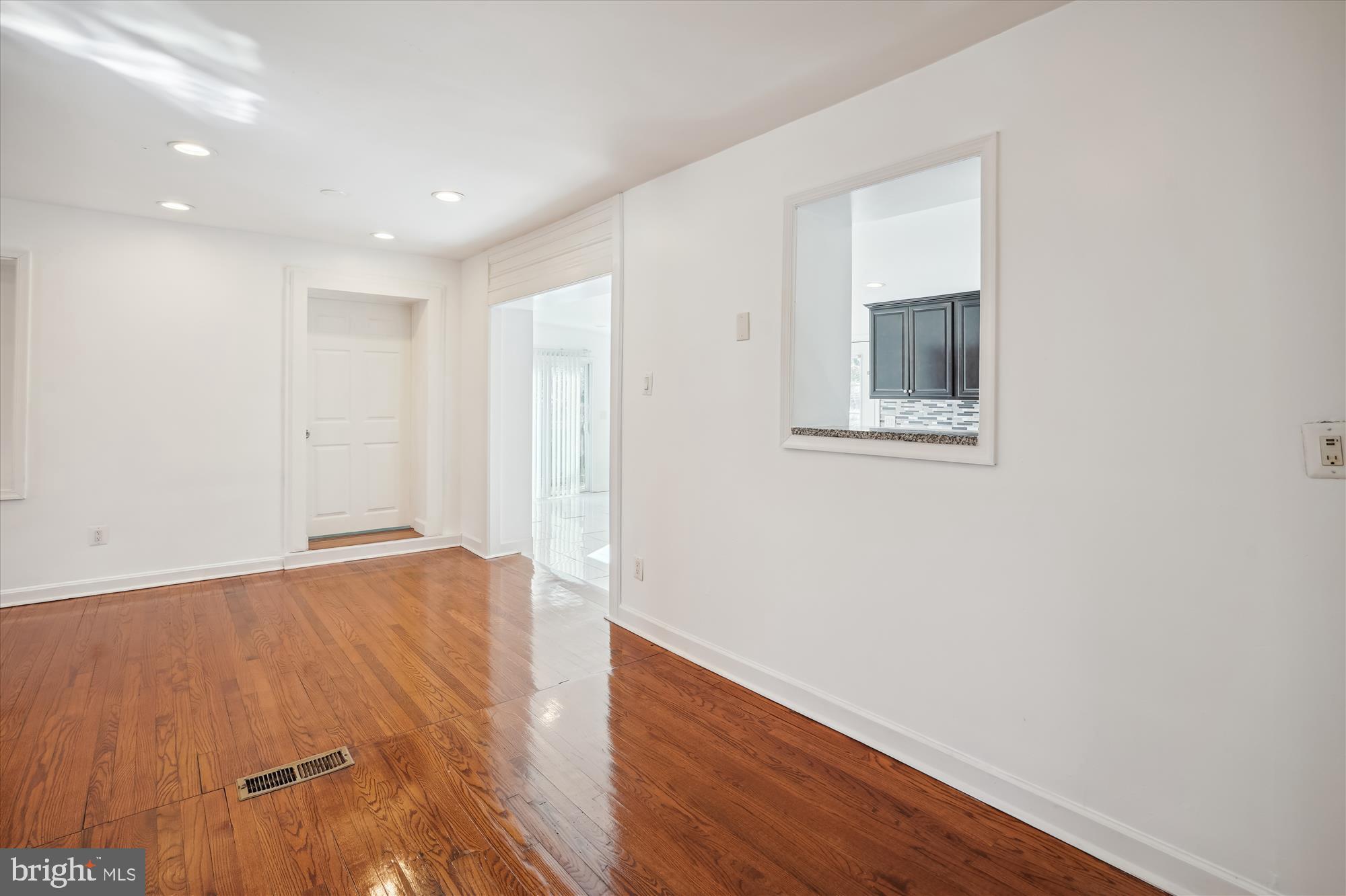 FRIENDLY FARMS - Residential