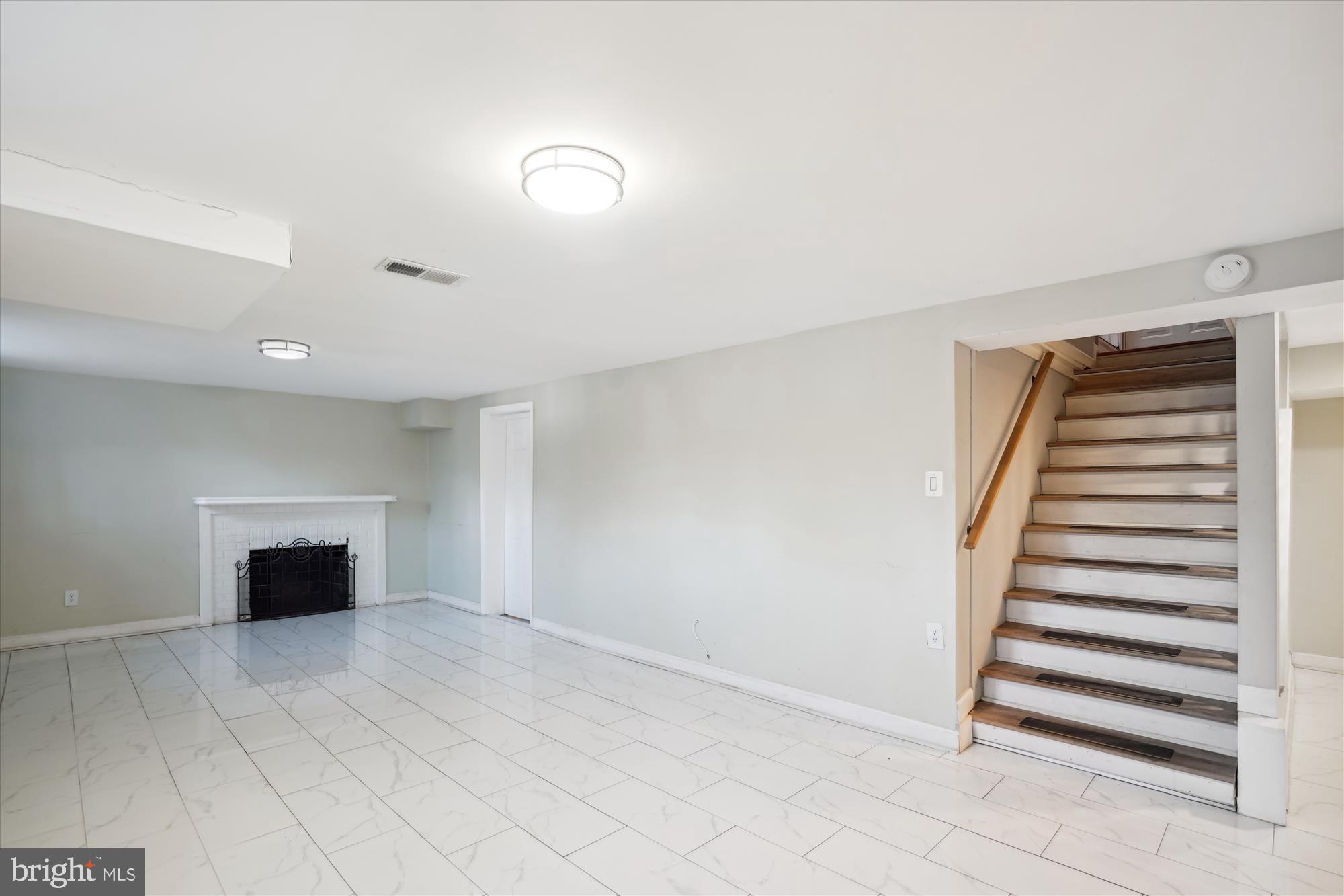 FRIENDLY FARMS - Residential