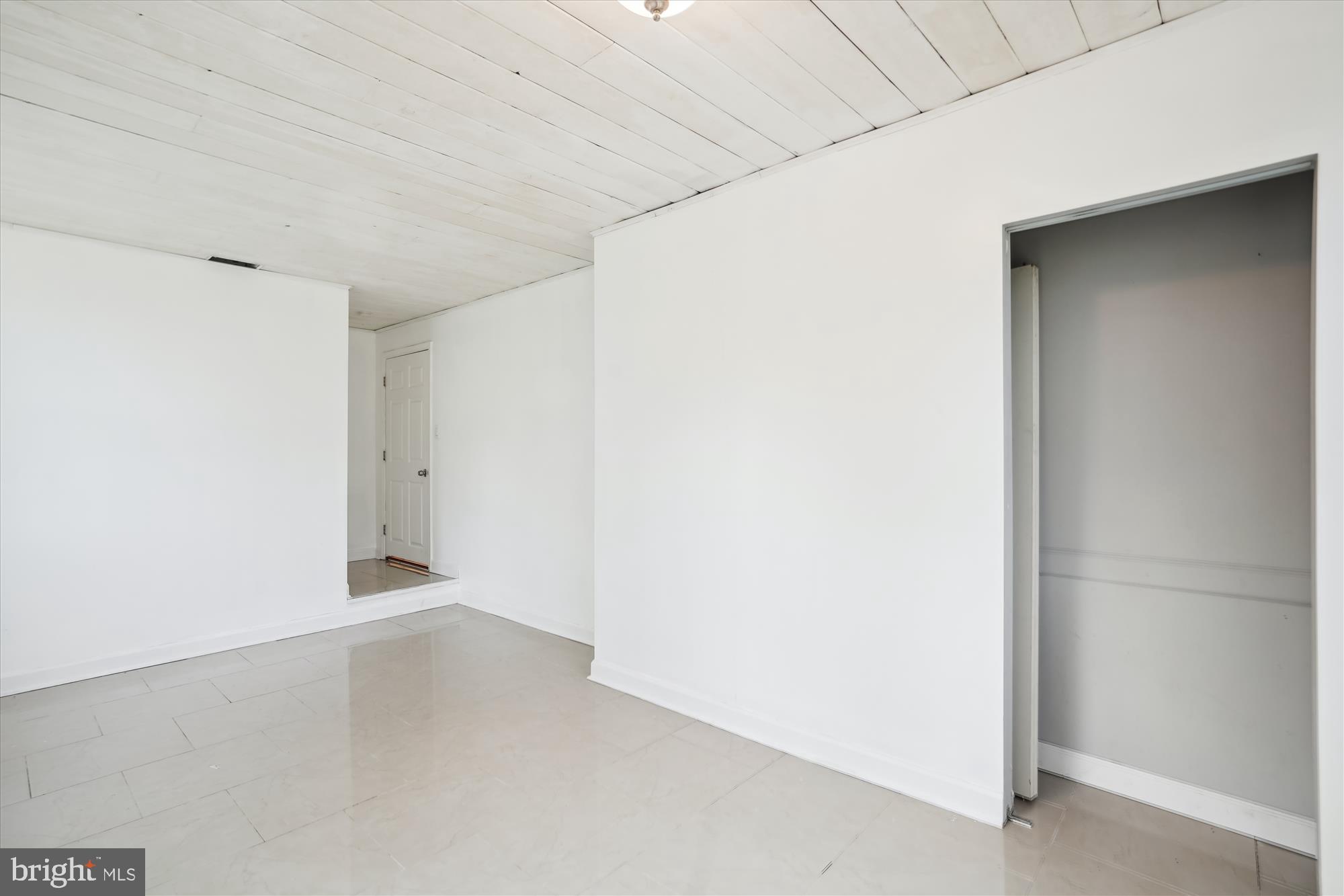 FRIENDLY FARMS - Residential