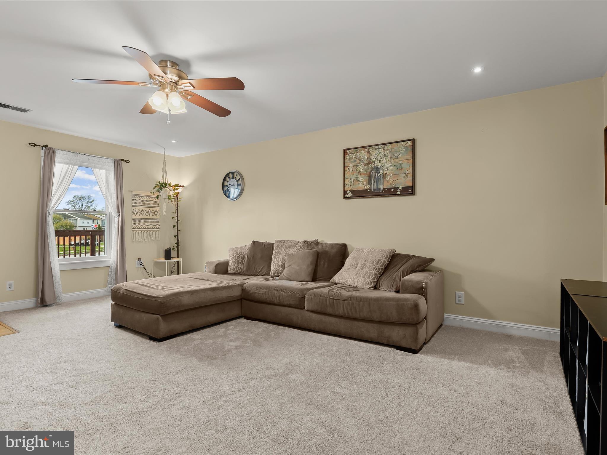 CARROLLWOOD MANOR - Residential