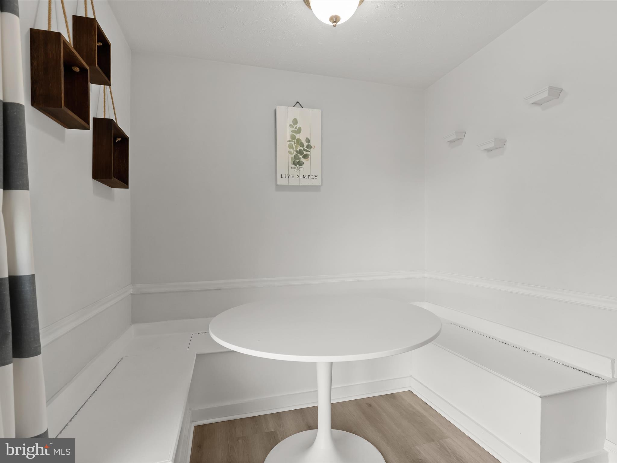 CARROLLWOOD MANOR - Residential