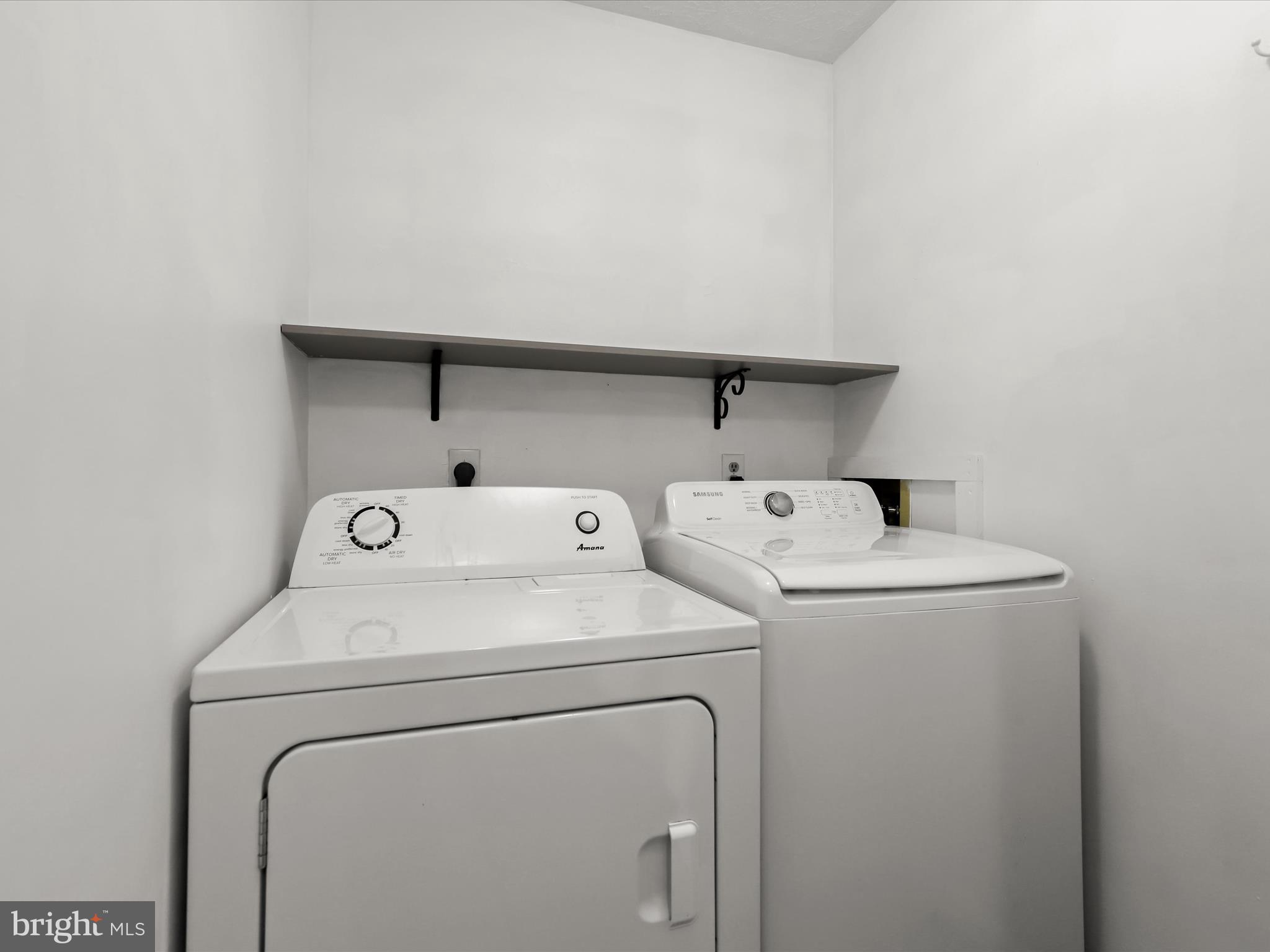 CARROLLWOOD MANOR - Residential