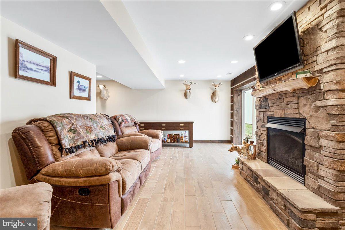 PRINCETON SHOALS - Residential