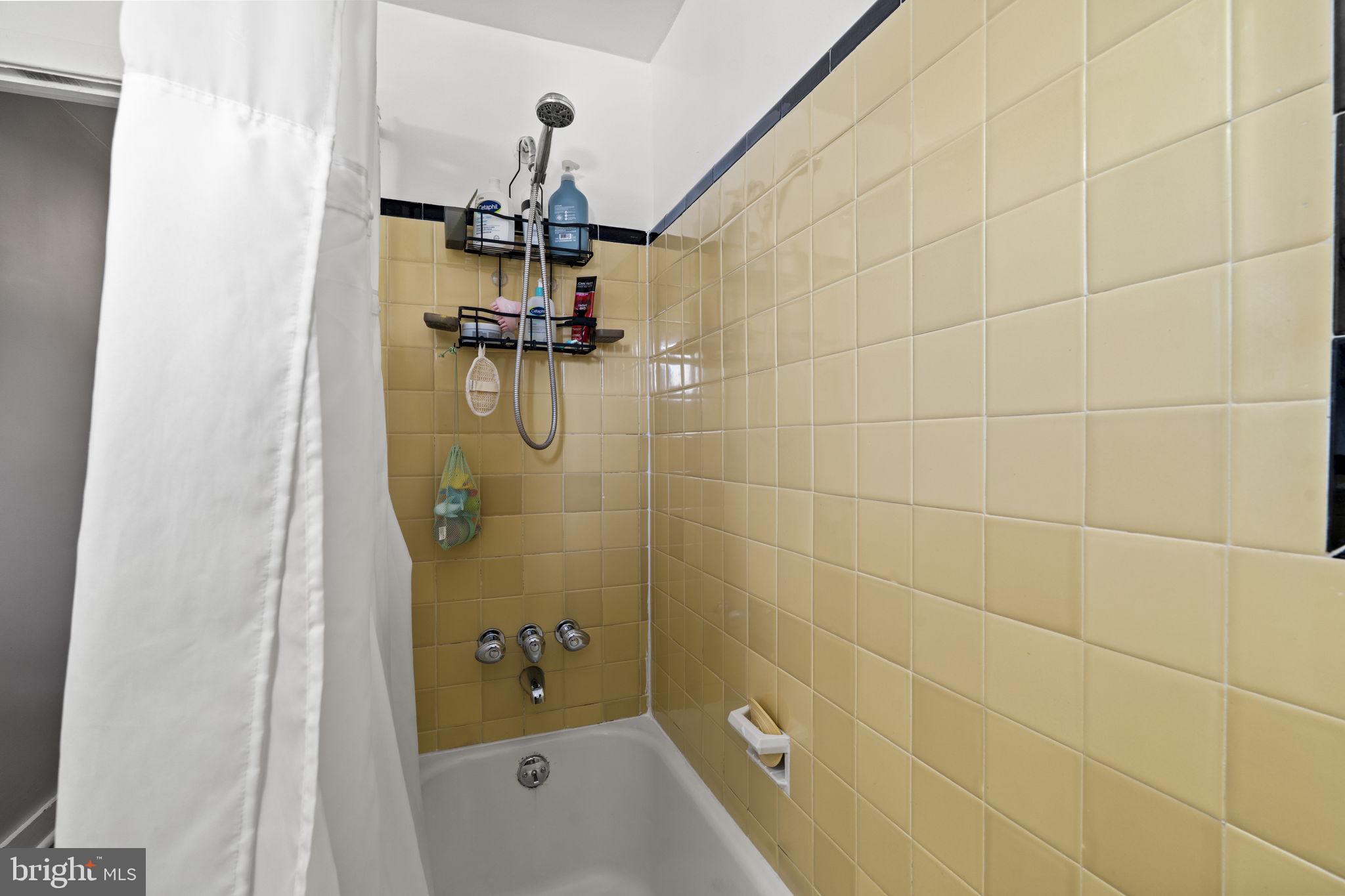 DREXEL HILL - Residential