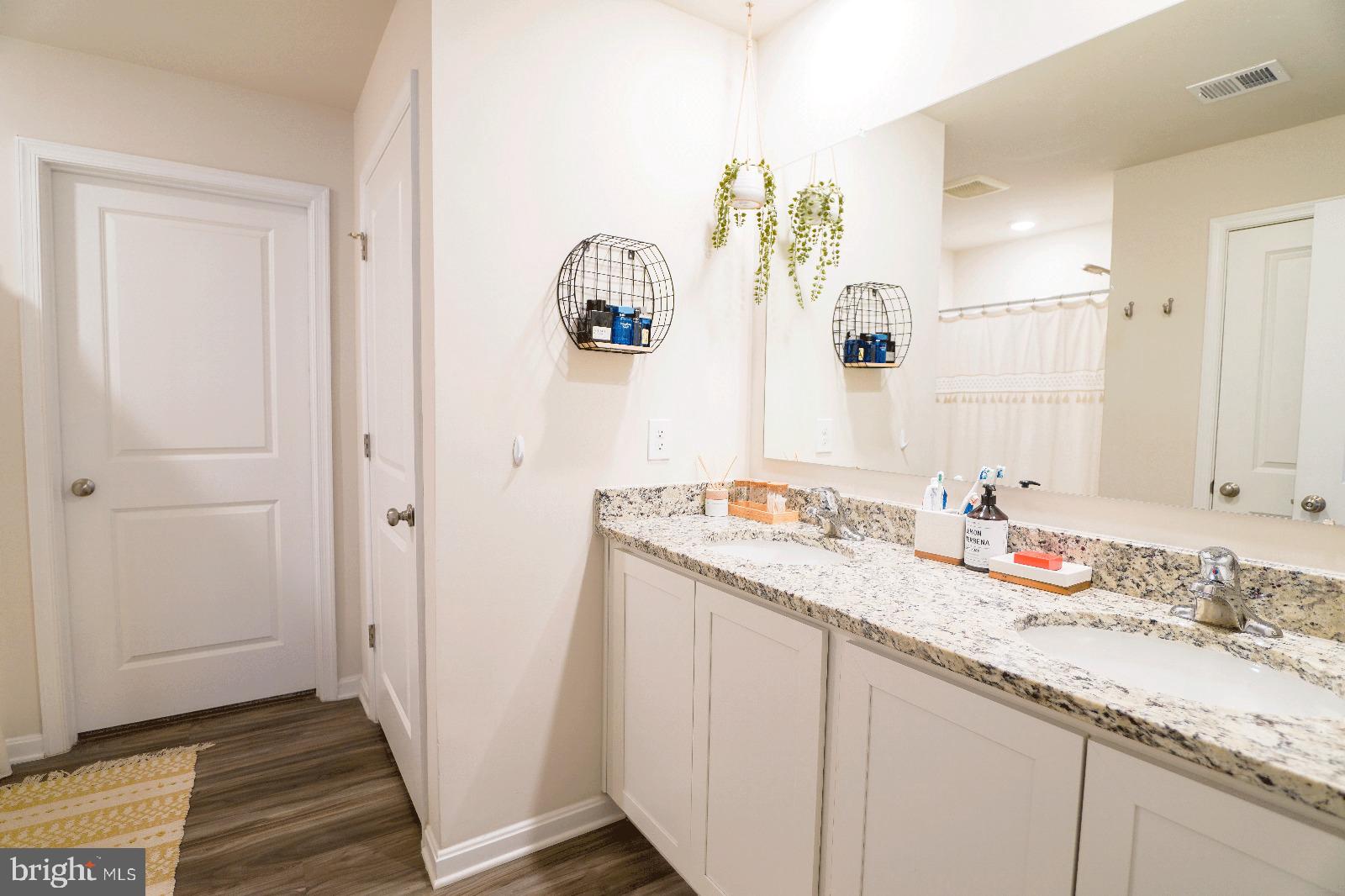 MAGNOLIA SPRINGS - Residential Lease