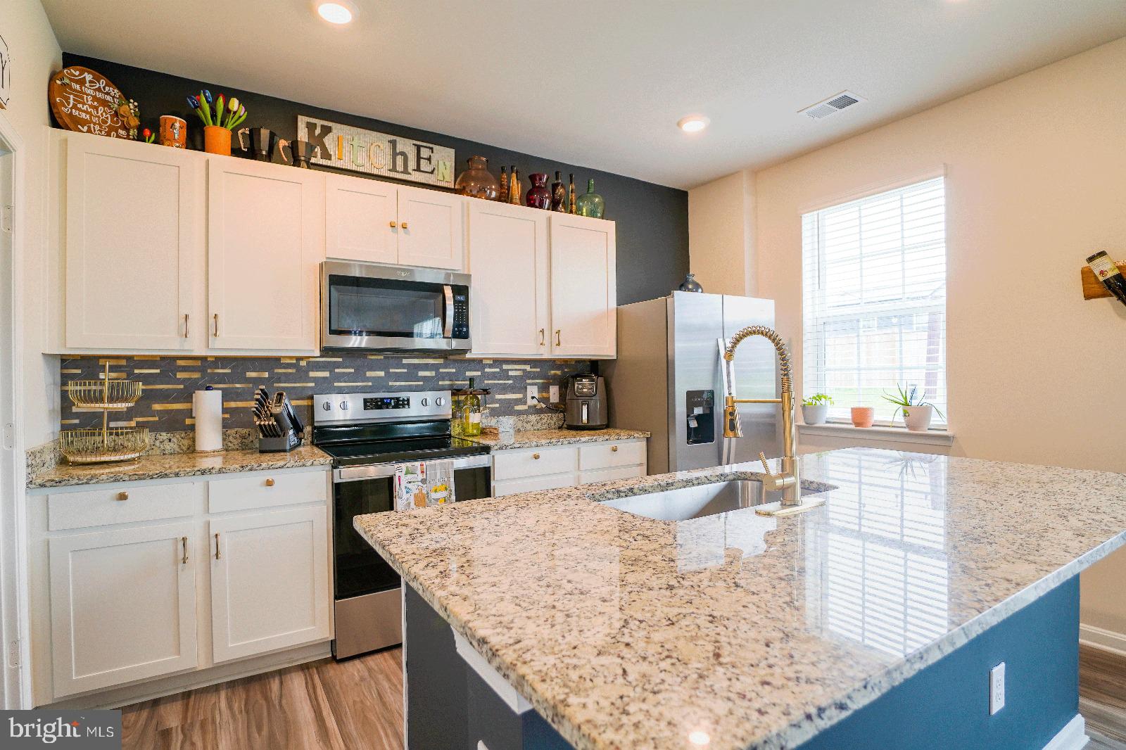 MAGNOLIA SPRINGS - Residential Lease