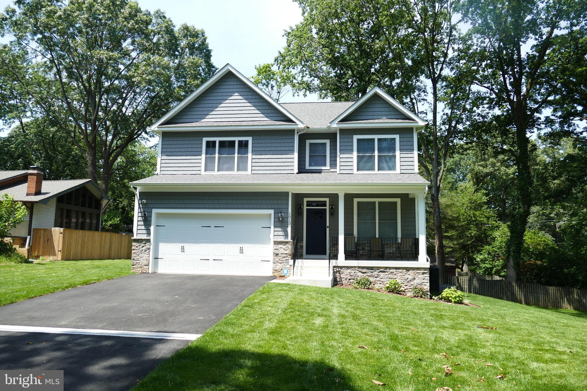 207 BEVERLEY AVENUE