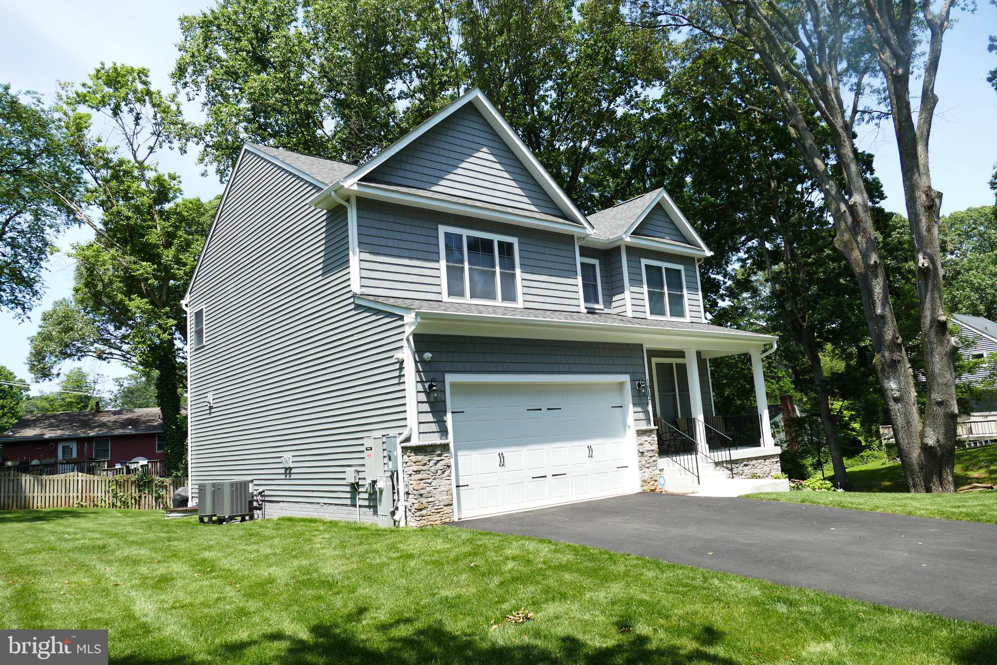 207 BEVERLEY AVENUE