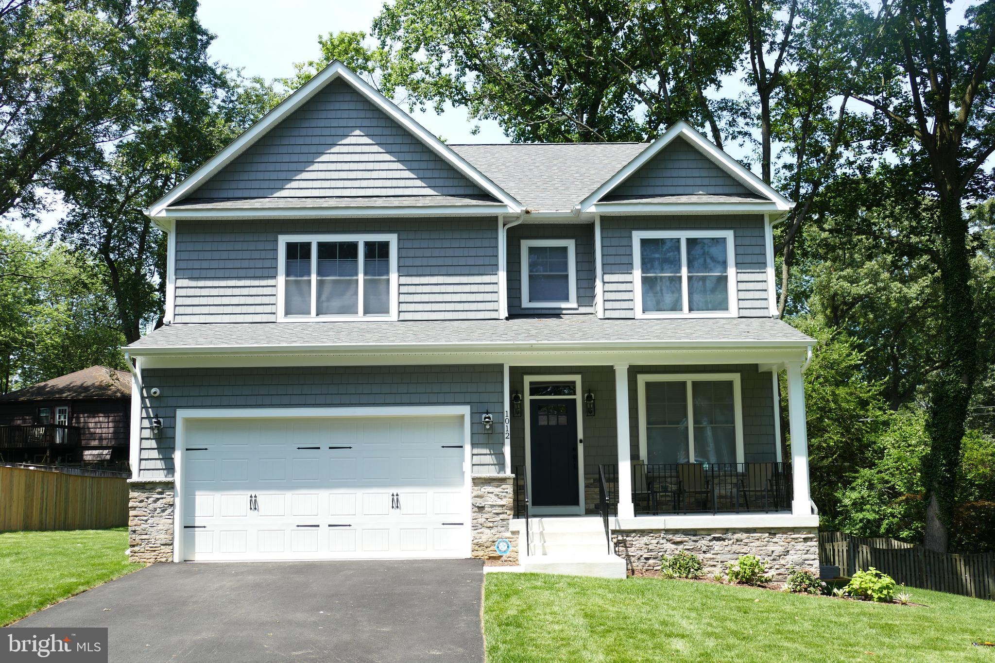 207 BEVERLEY AVENUE