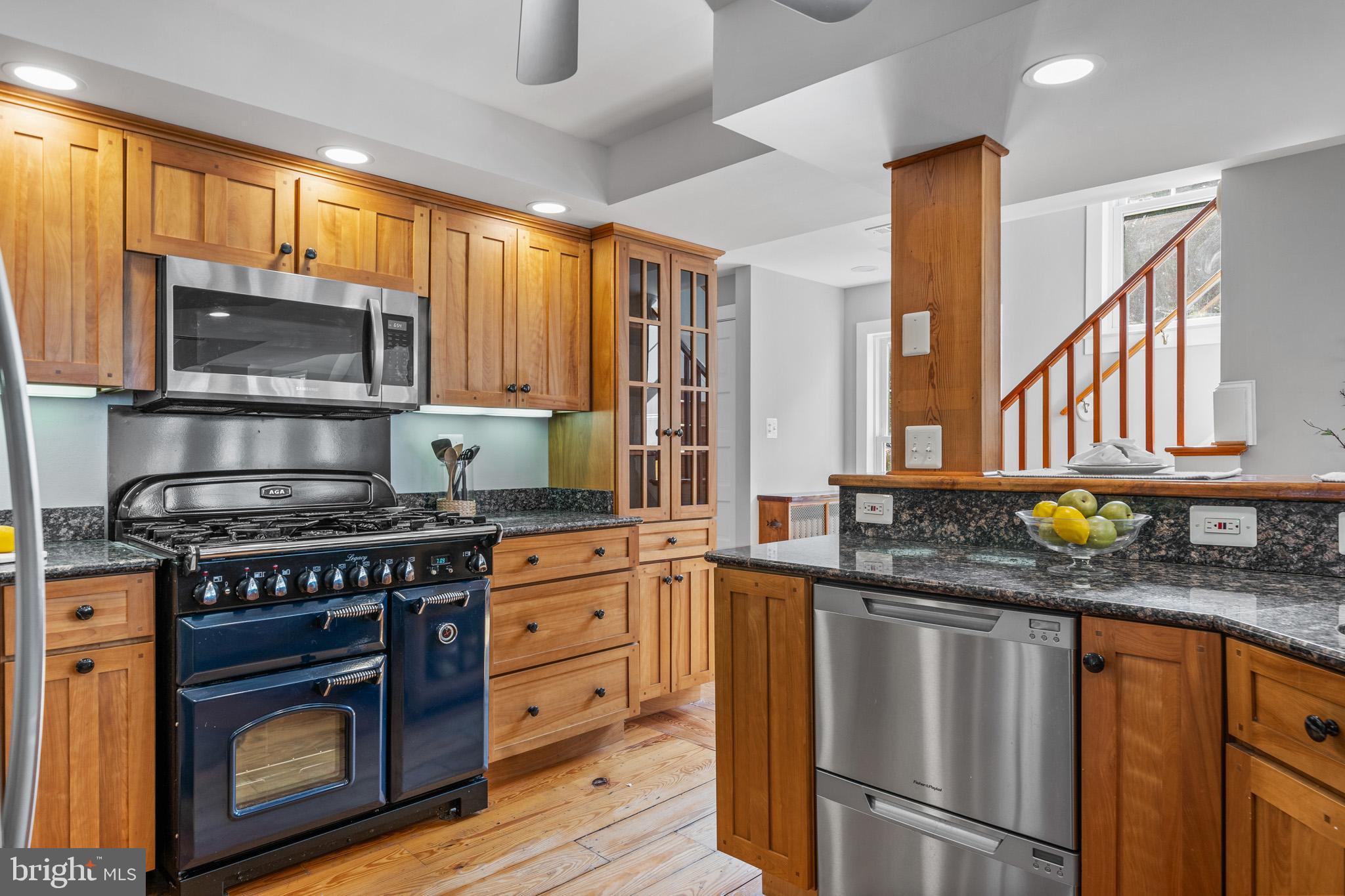 COBB ISLAND - Residential