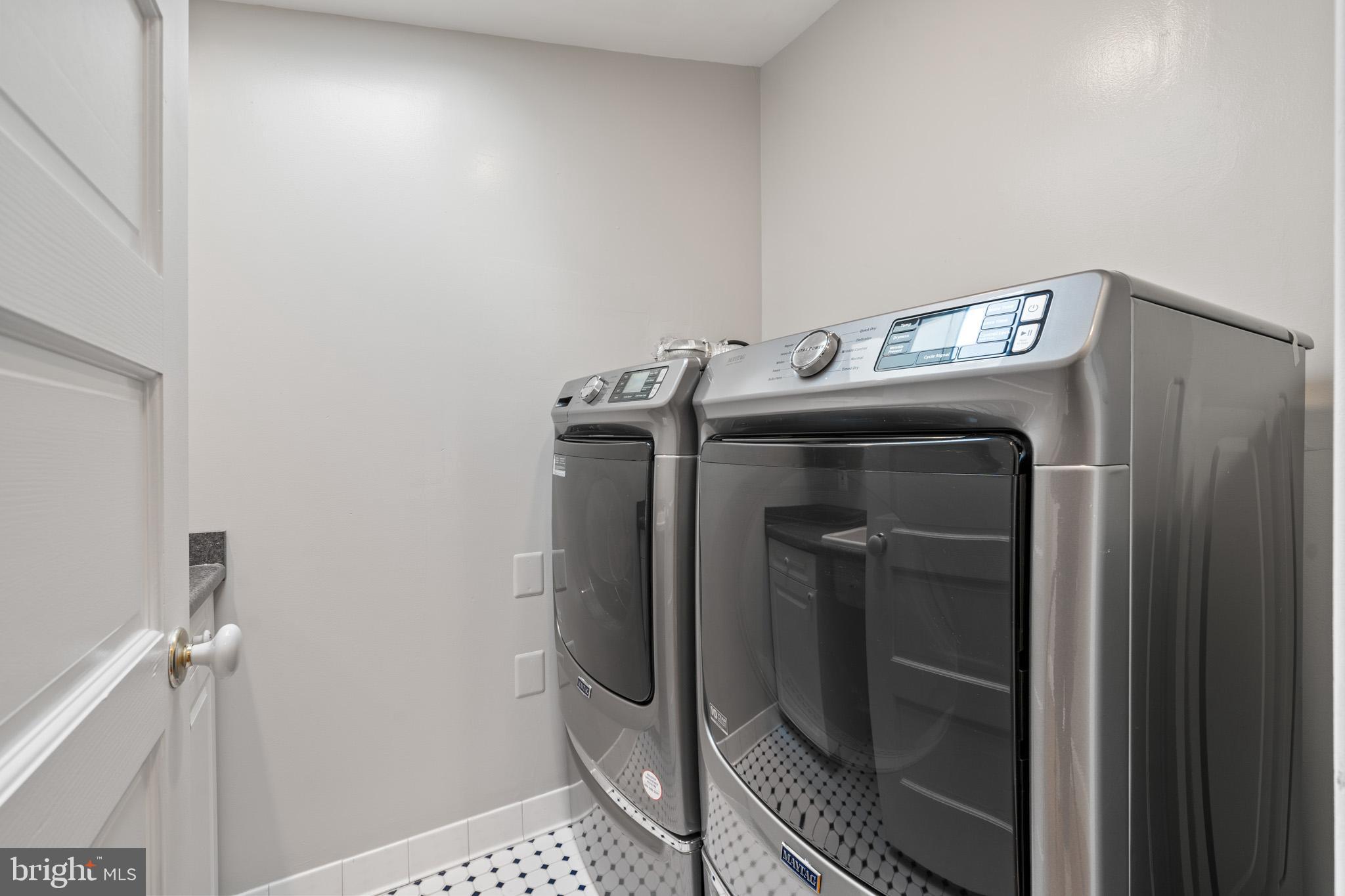 COBB ISLAND - Residential