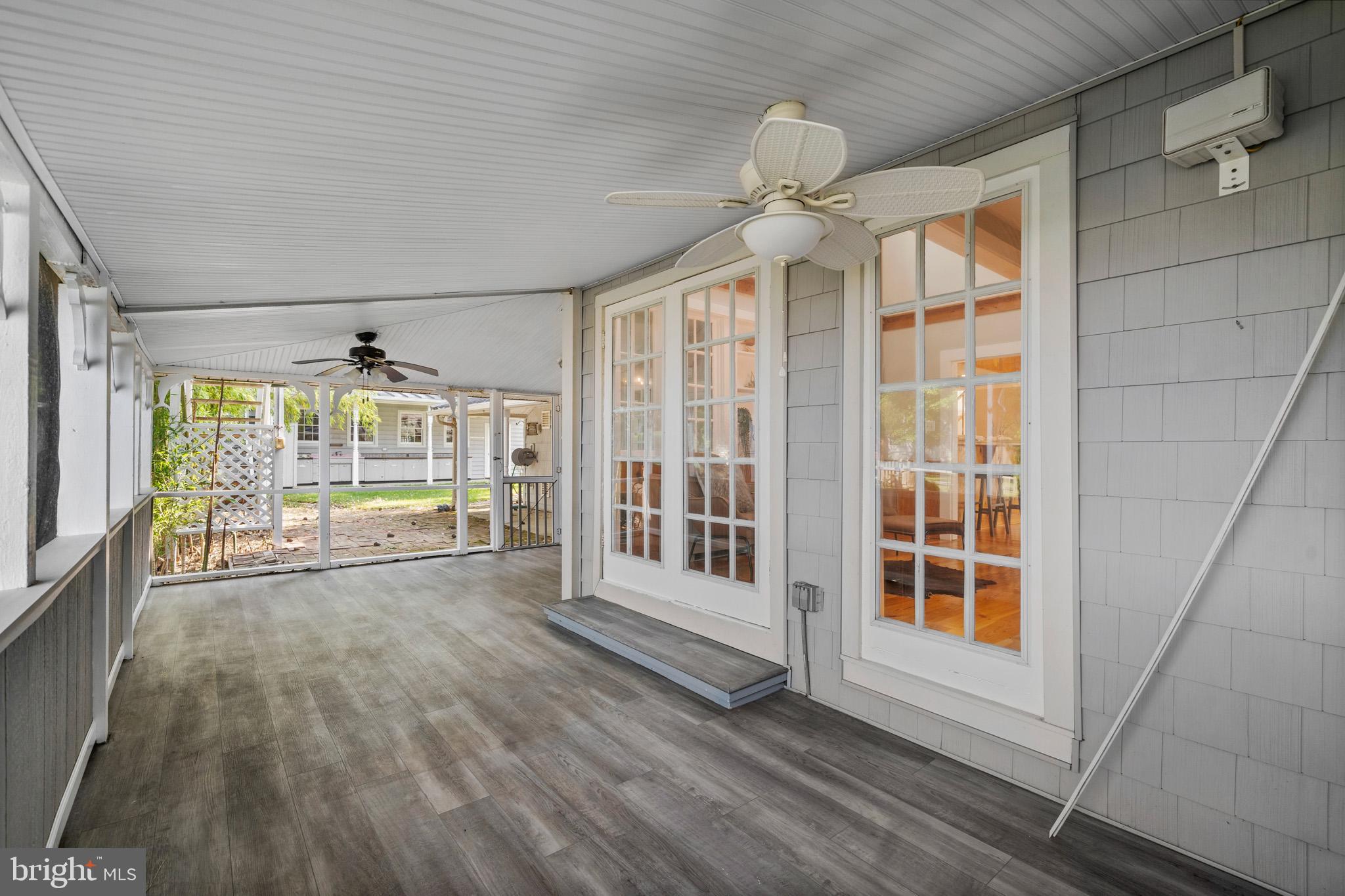 COBB ISLAND - Residential