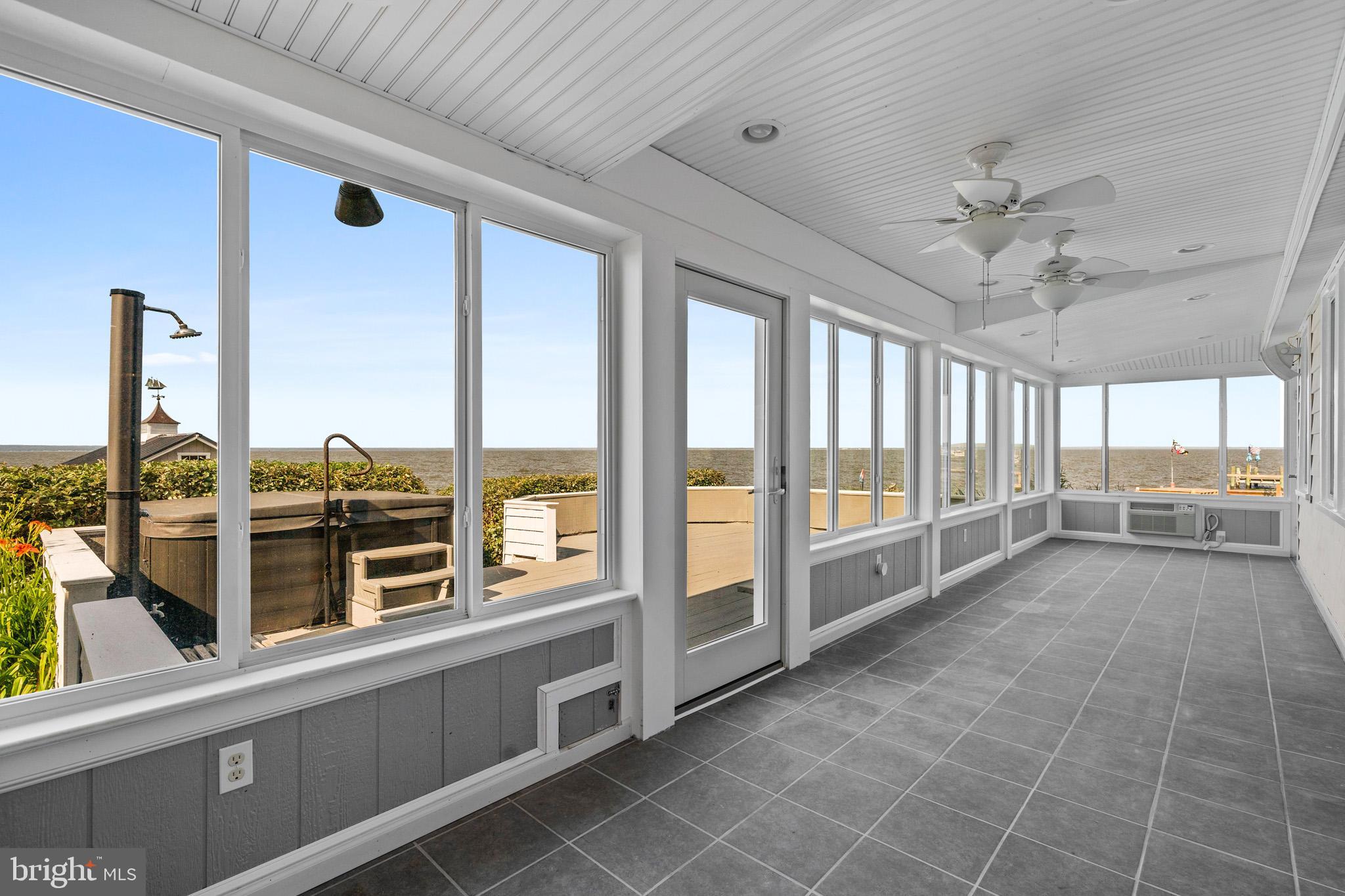 COBB ISLAND - Residential