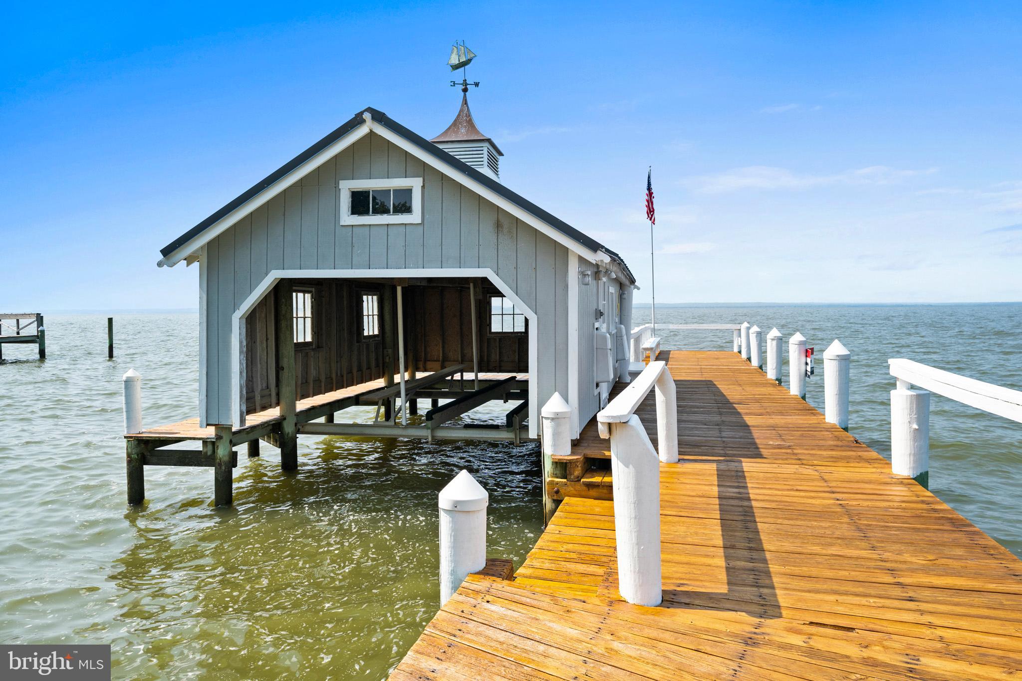 COBB ISLAND - Residential