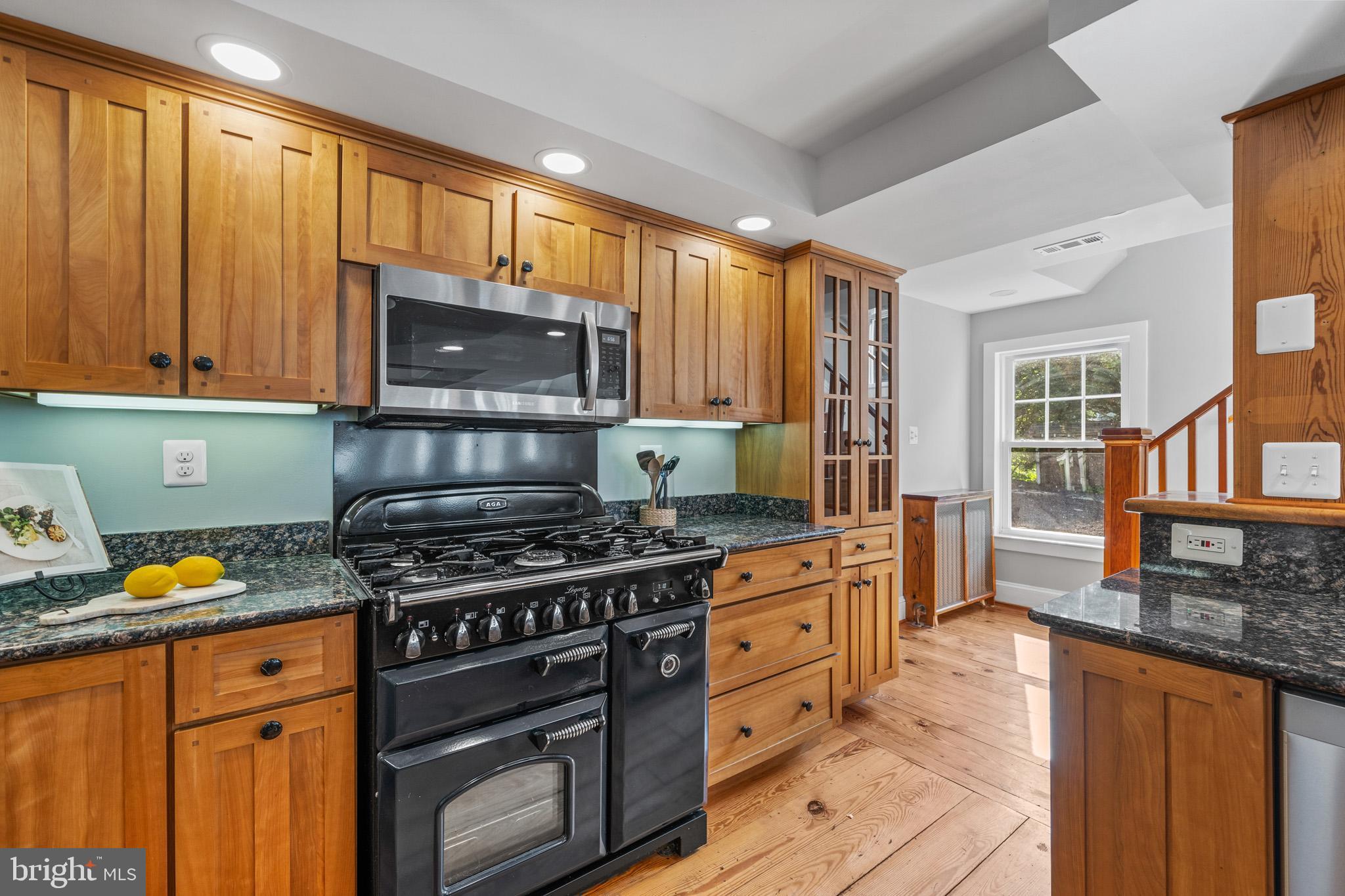 COBB ISLAND - Residential