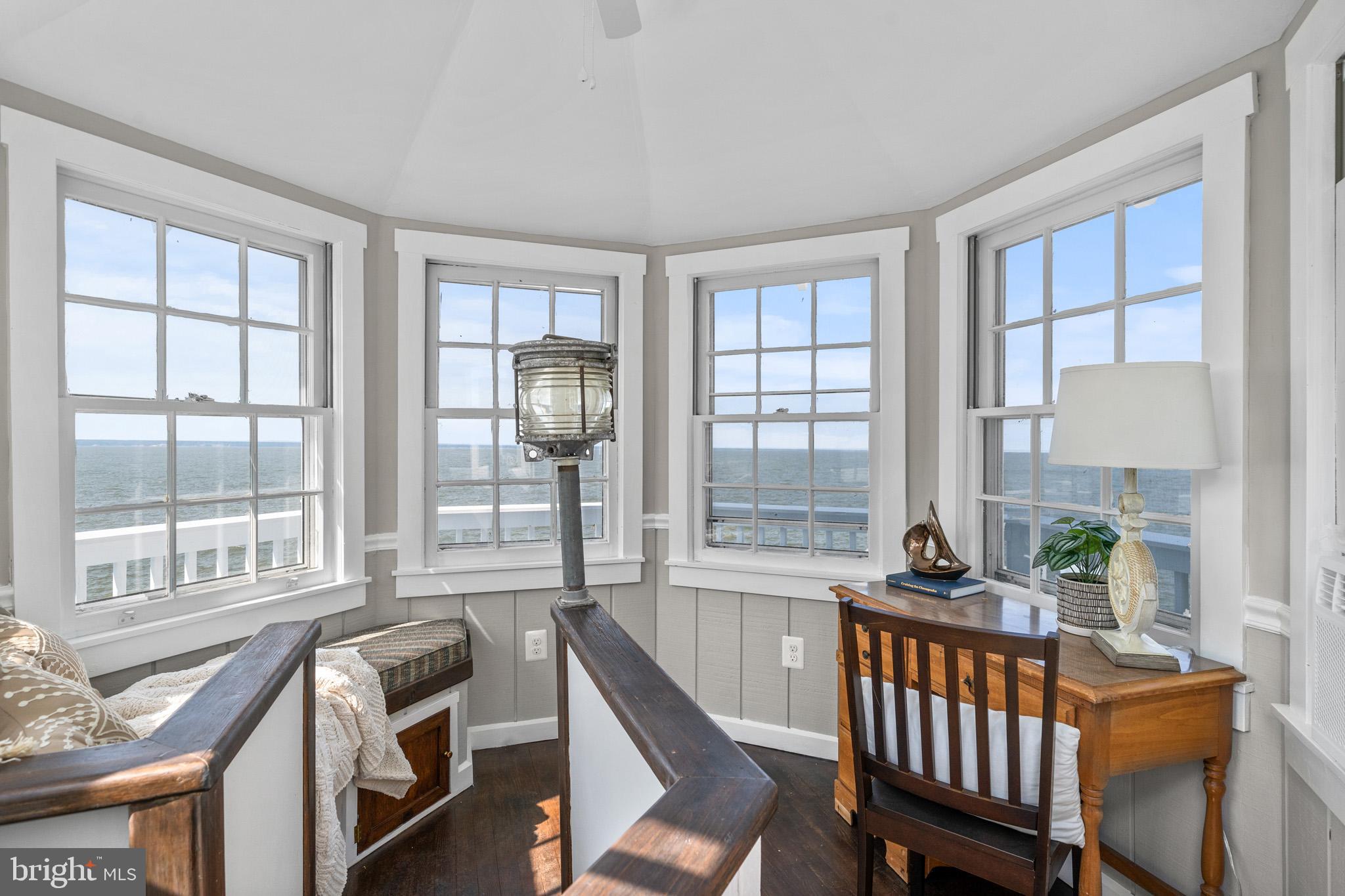 COBB ISLAND - Residential