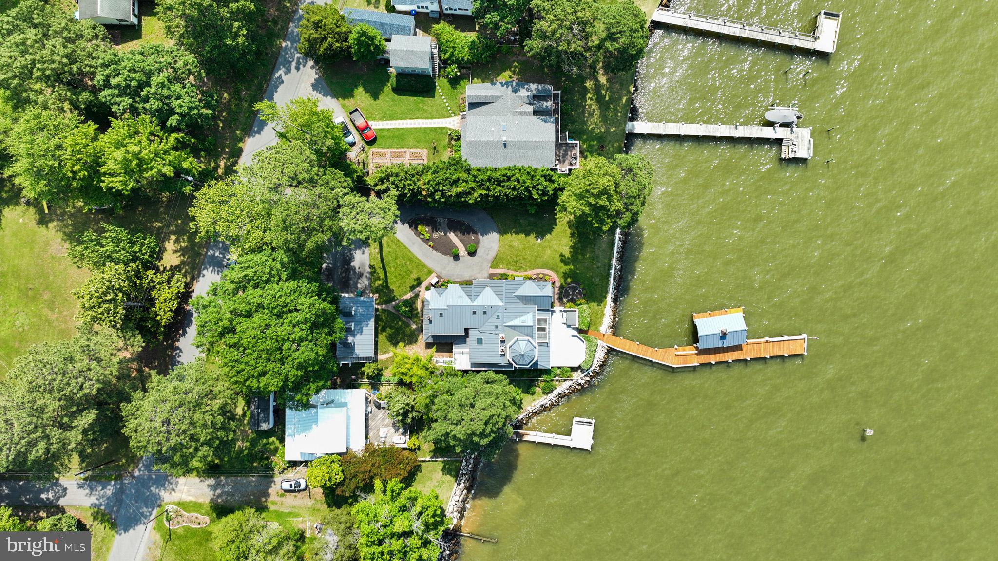 COBB ISLAND - Residential