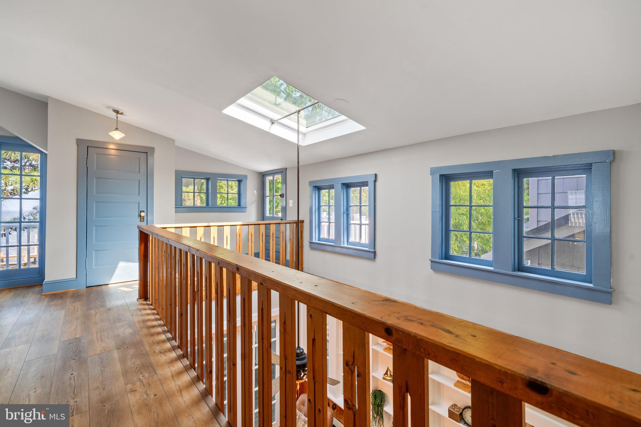 COBB ISLAND - Residential