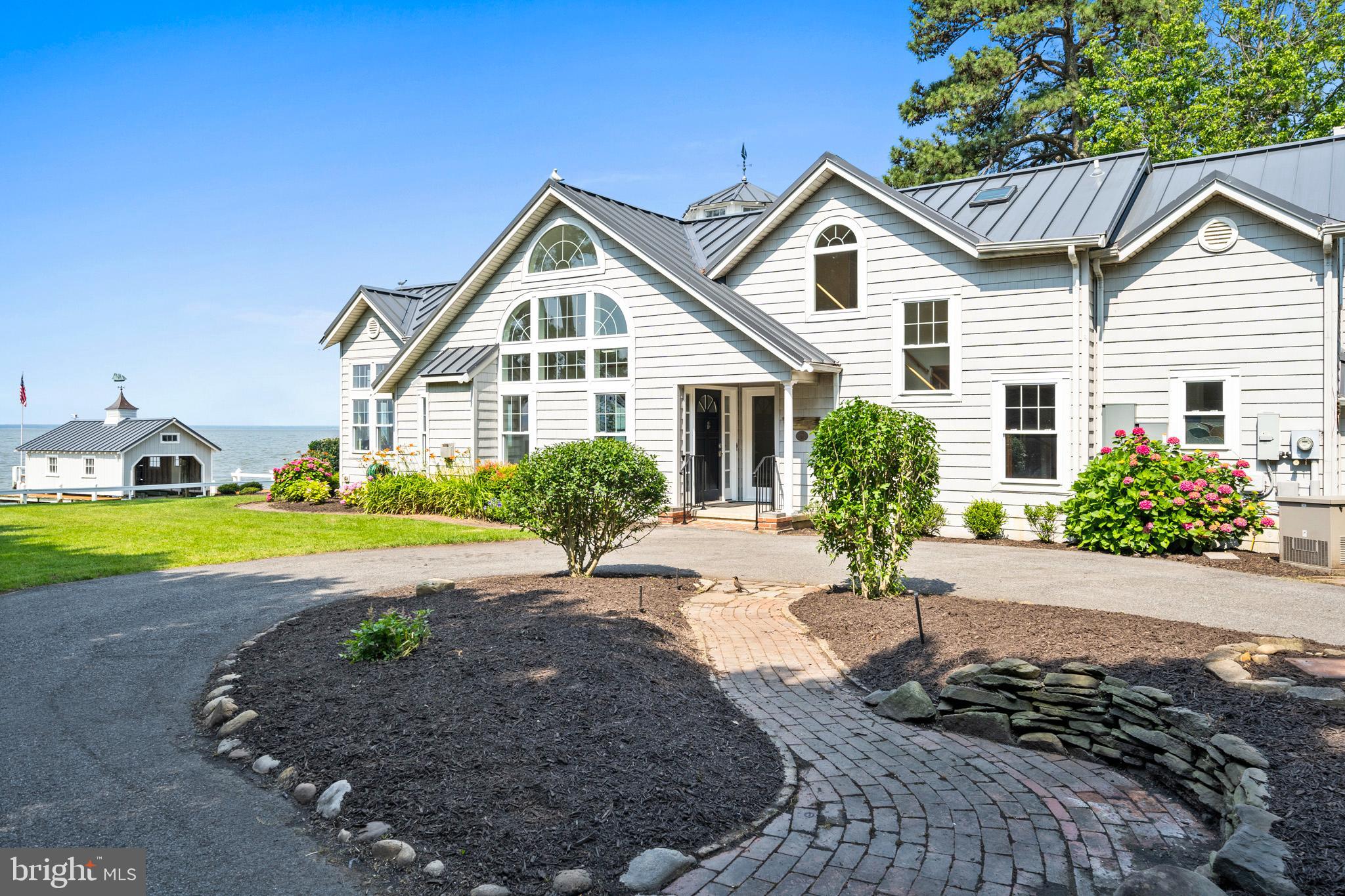 COBB ISLAND - Residential