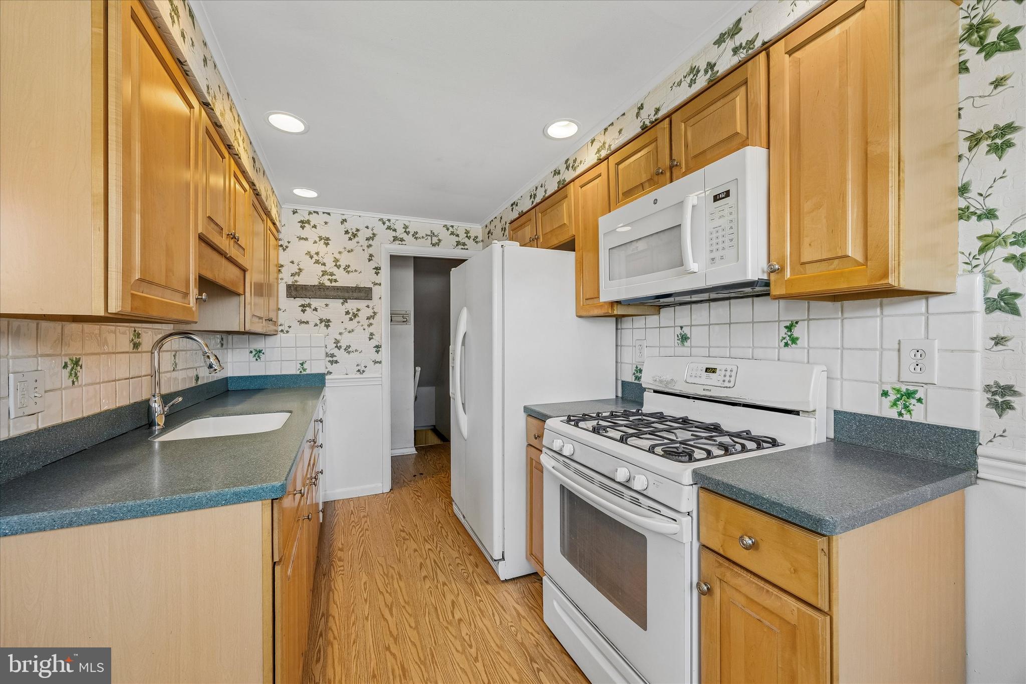 ACADEMY GARDENS - Residential