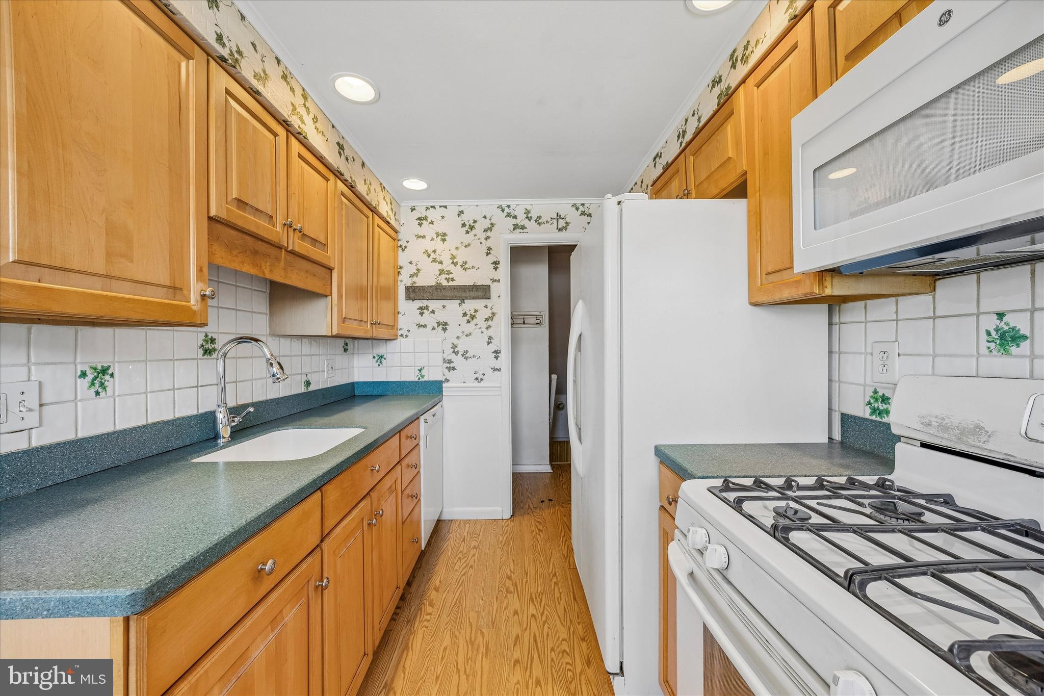 ACADEMY GARDENS - Residential