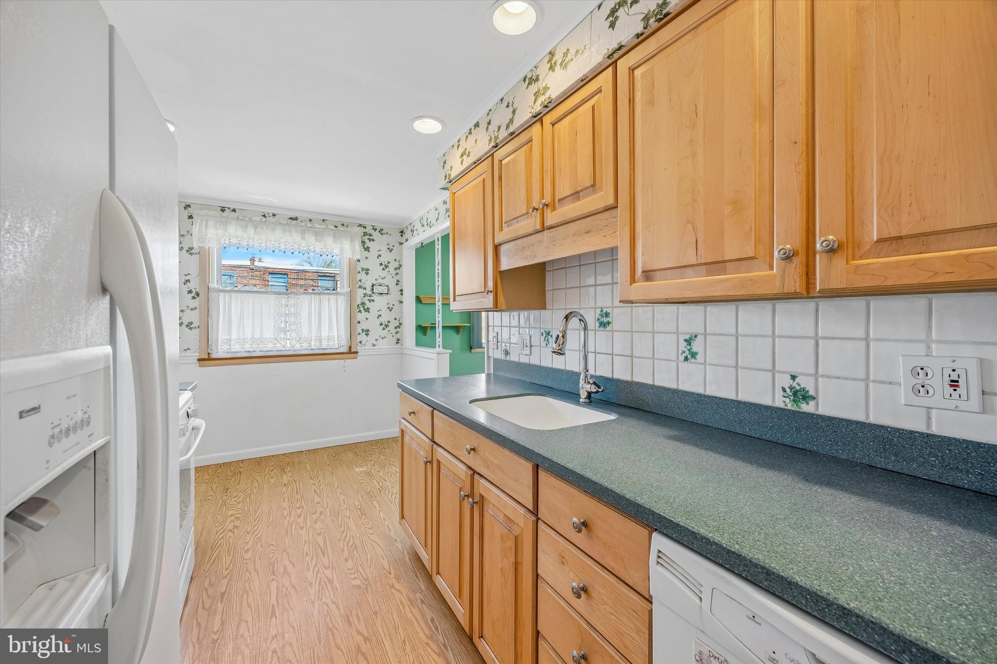 ACADEMY GARDENS - Residential