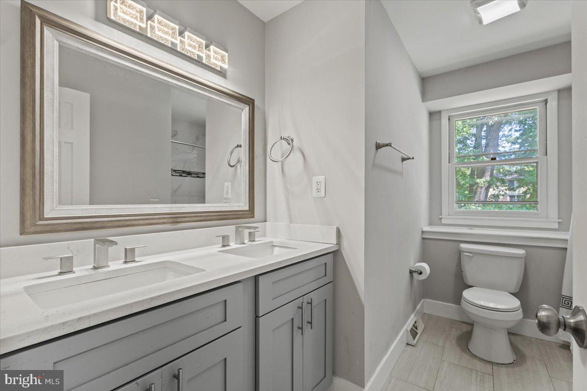 CLOVER HOMES - Residential