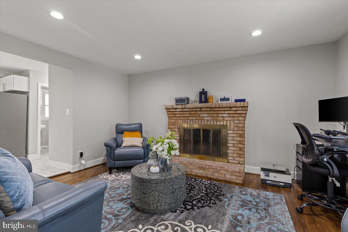 CLOVER HOMES - Residential