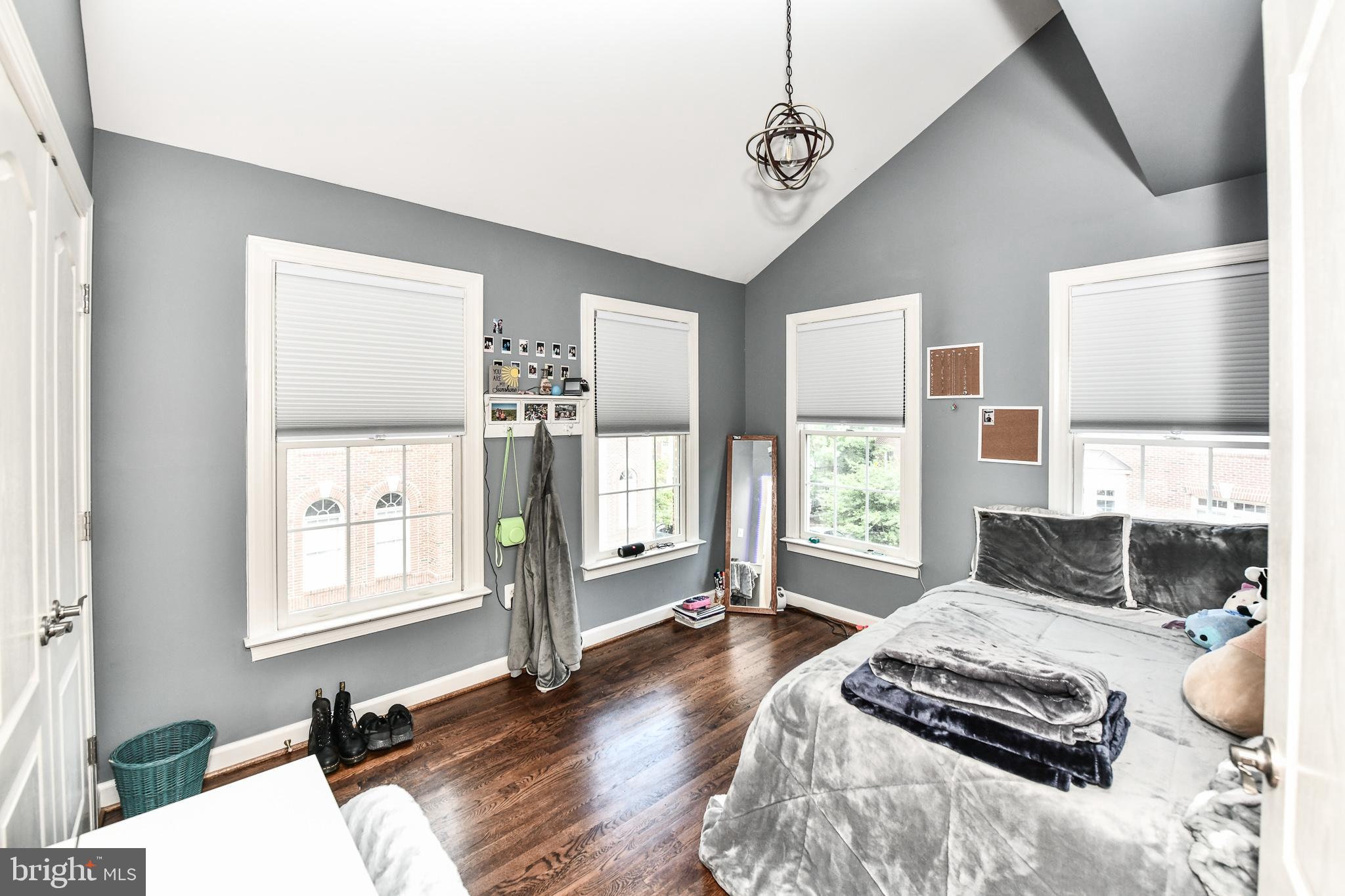 REES ESTATE - Residential Lease