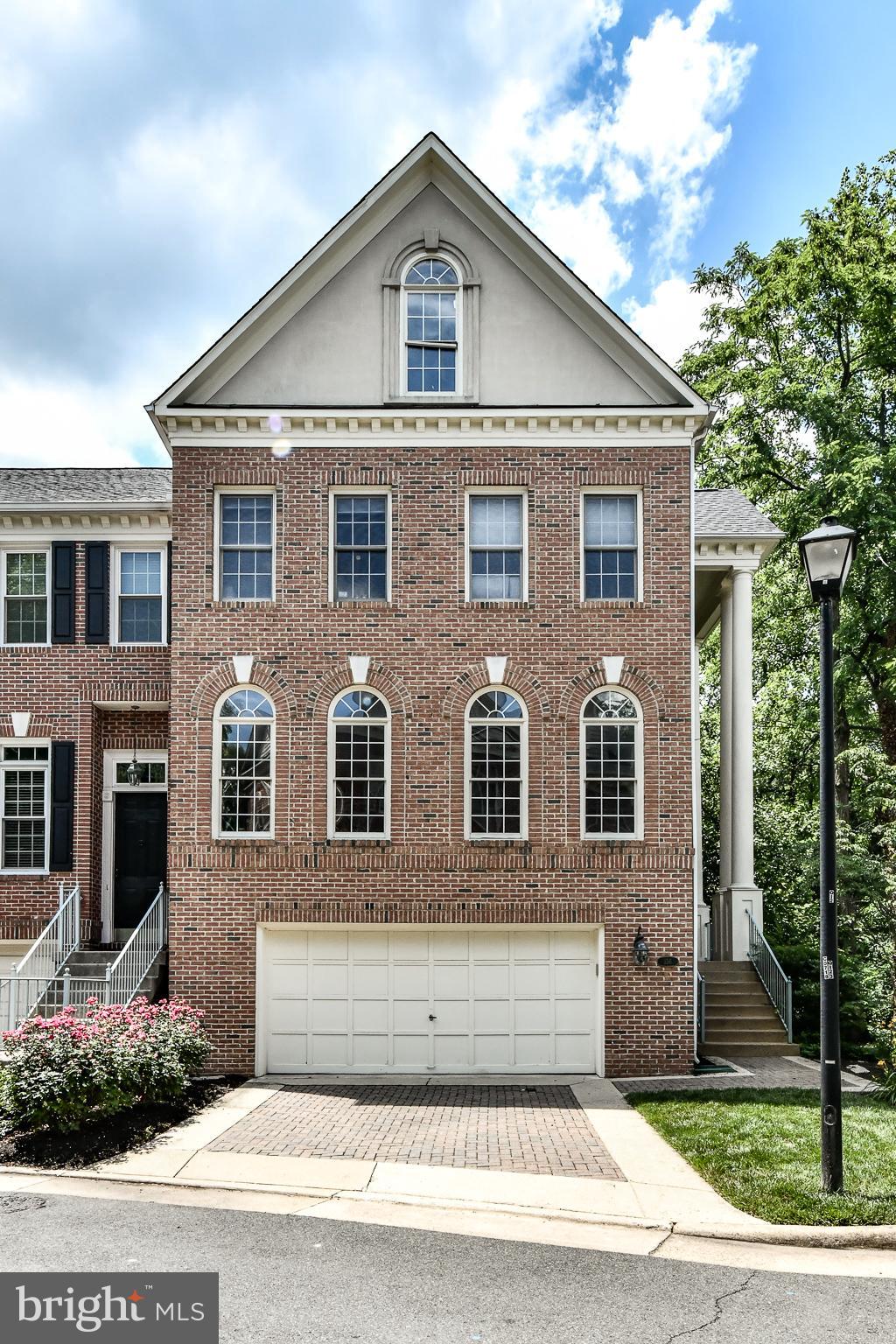 REES ESTATE - Residential Lease