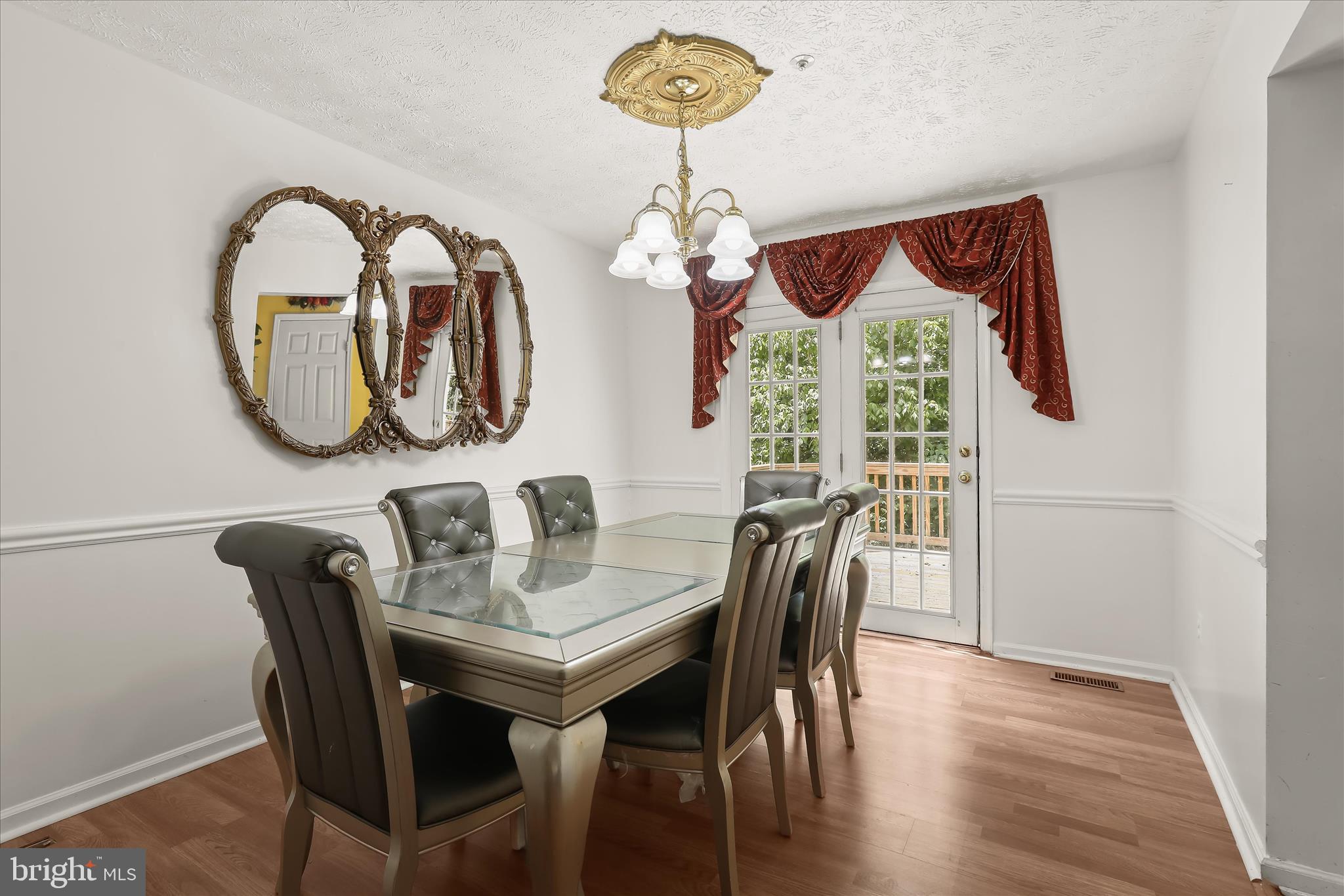 716 STREAMSIDE DRIVE