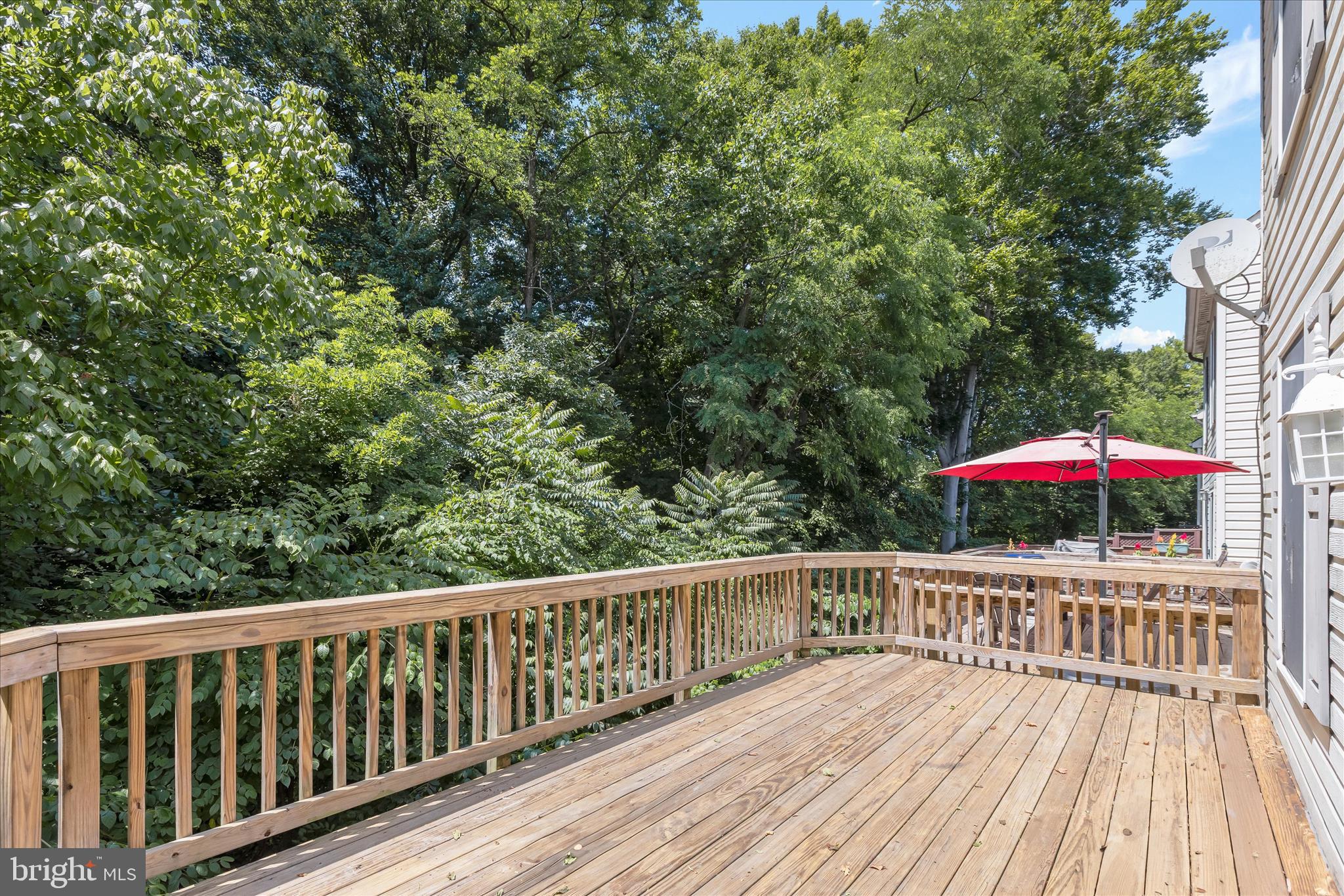 716 STREAMSIDE DRIVE