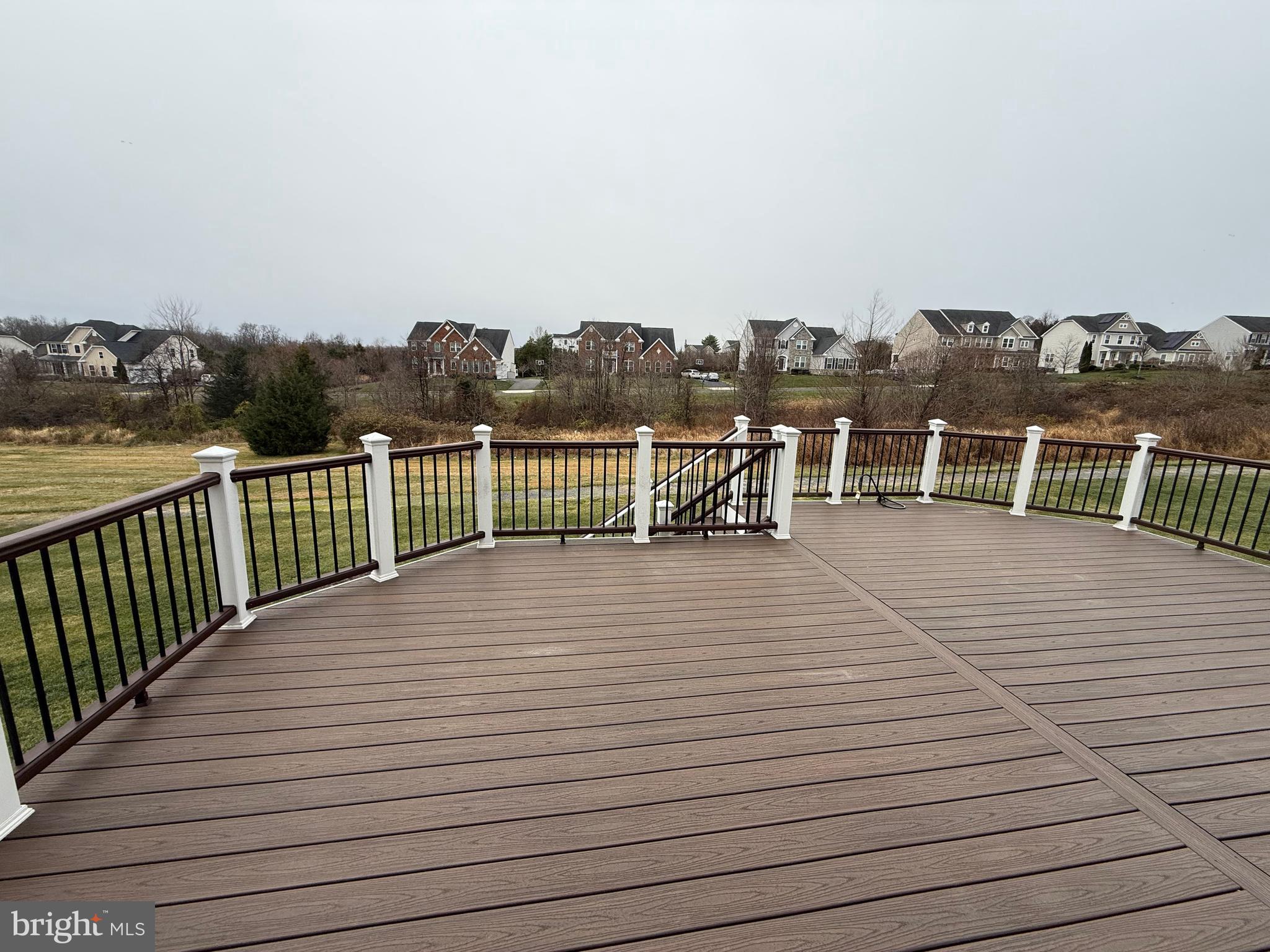 42635 GOLD THREAD DRIVE