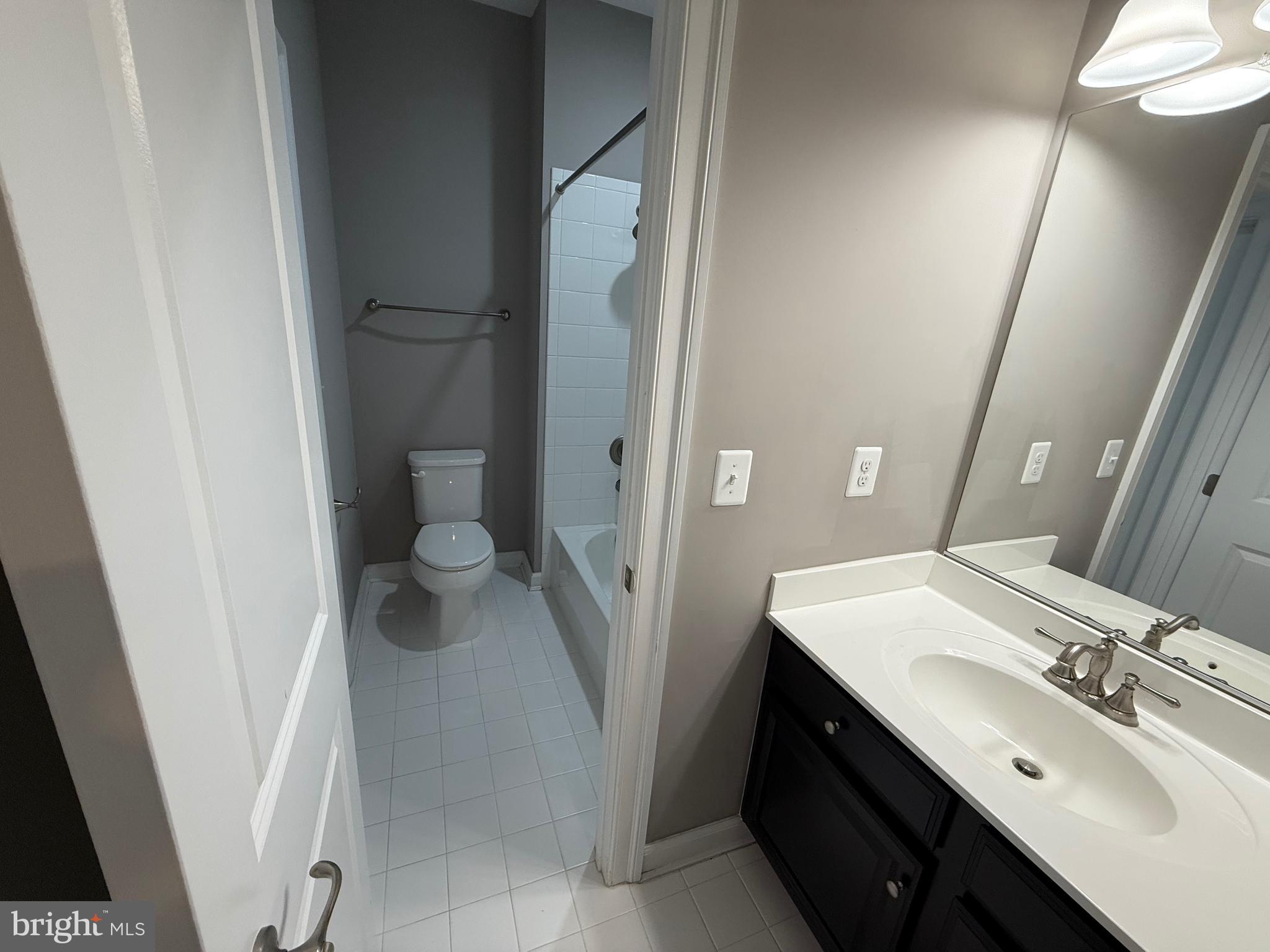 DAWSON'S CORNER - Residential Lease