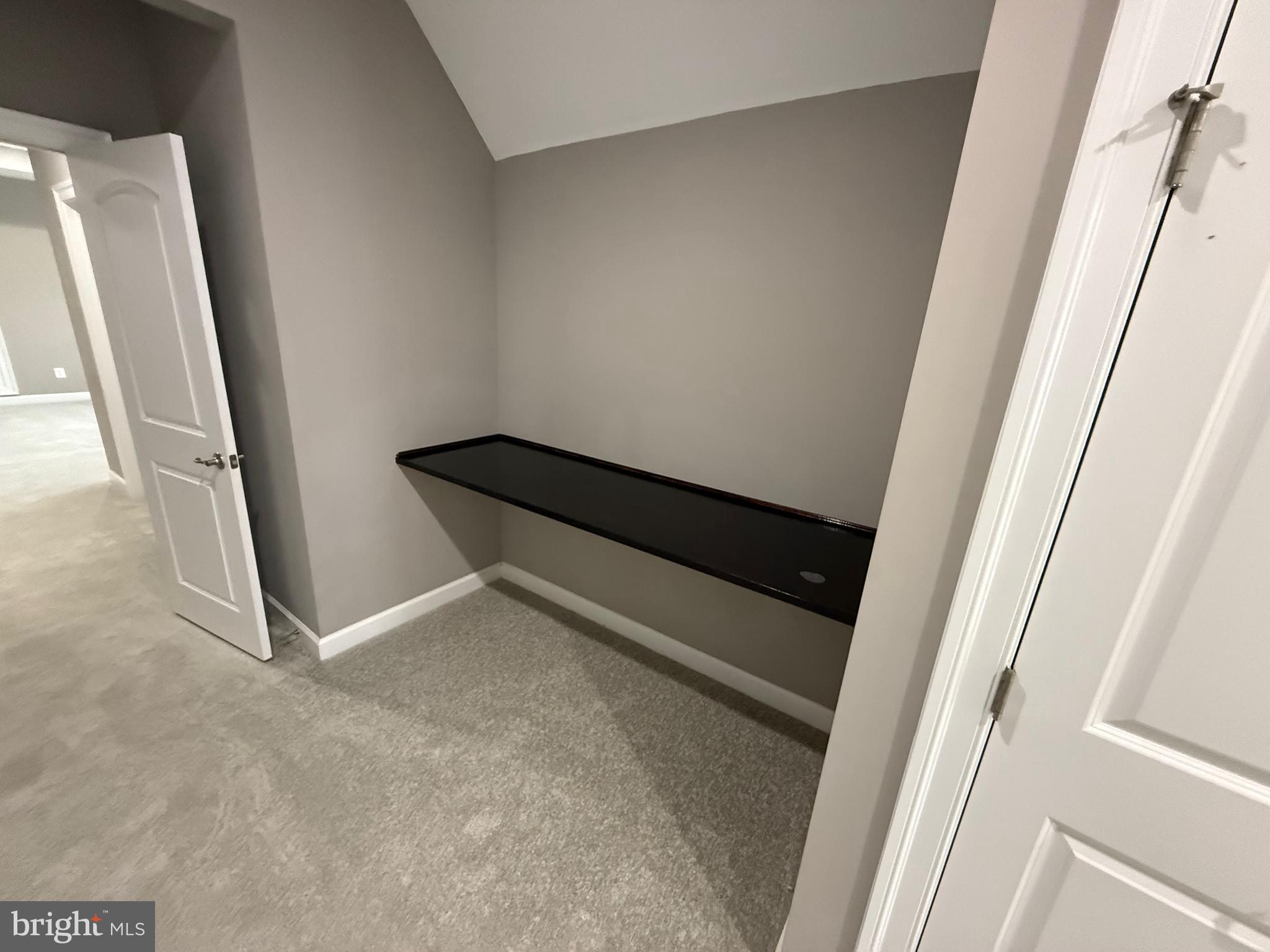 DAWSON'S CORNER - Residential Lease