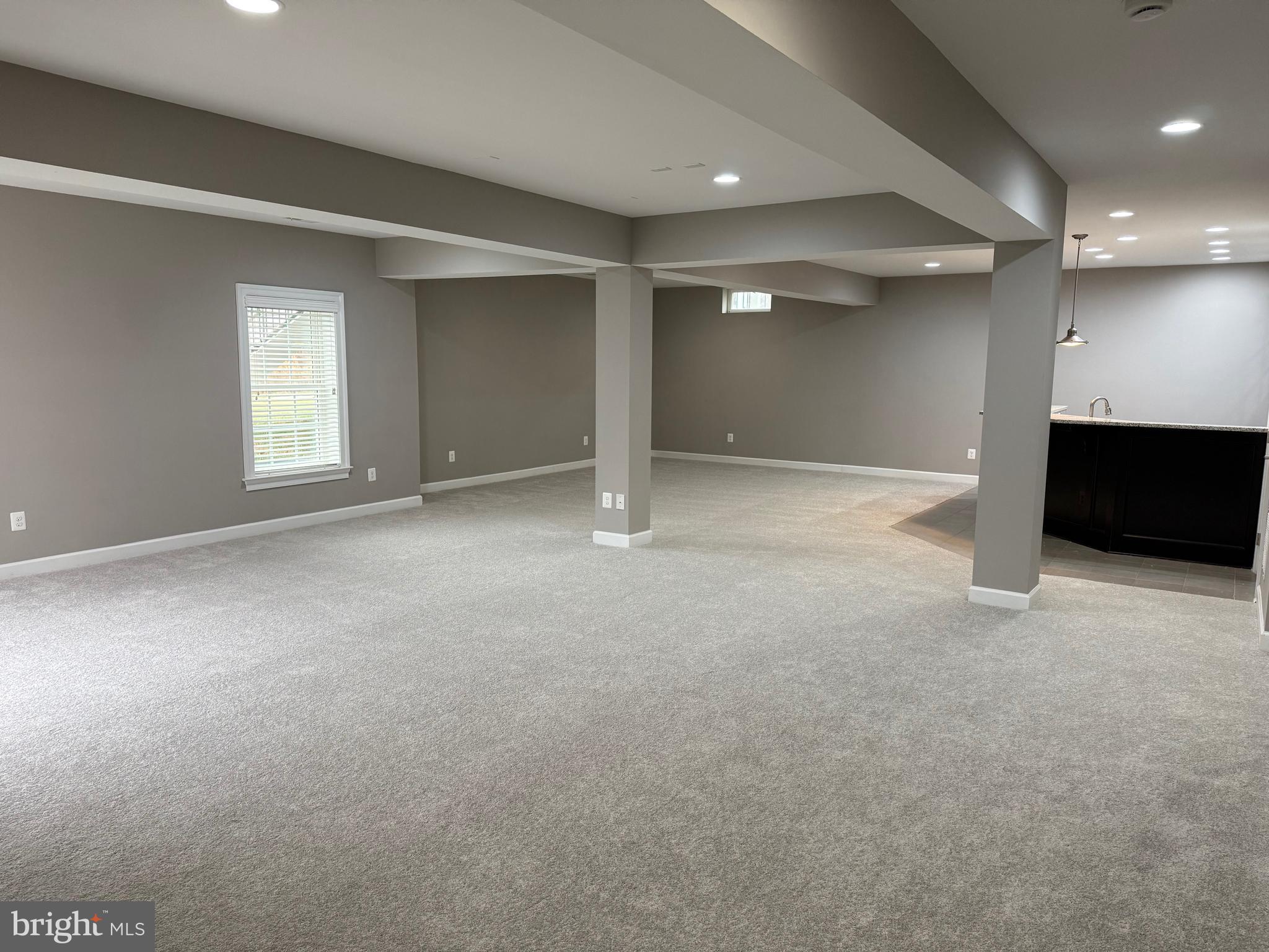 DAWSON'S CORNER - Residential Lease