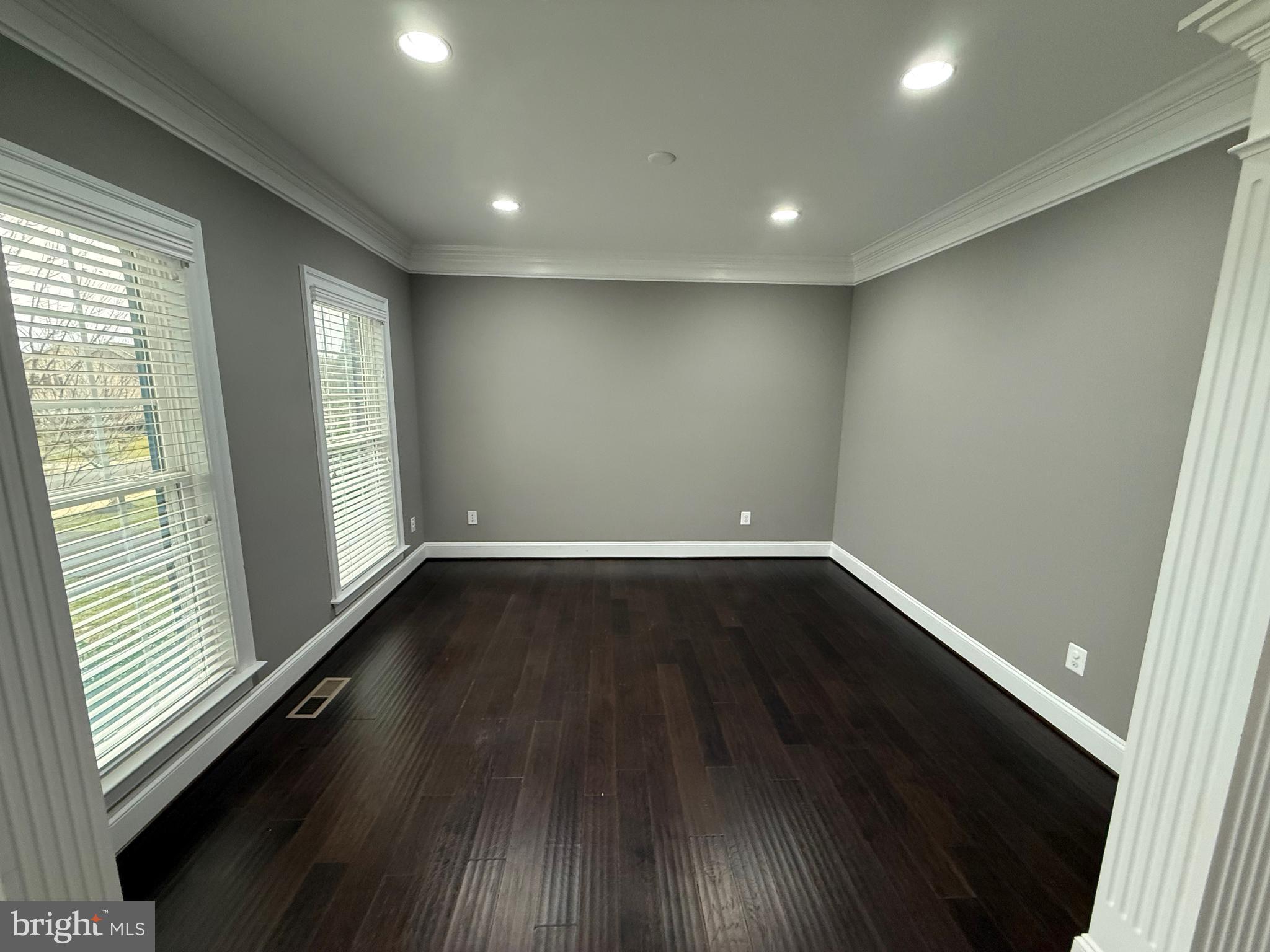 DAWSON'S CORNER - Residential Lease