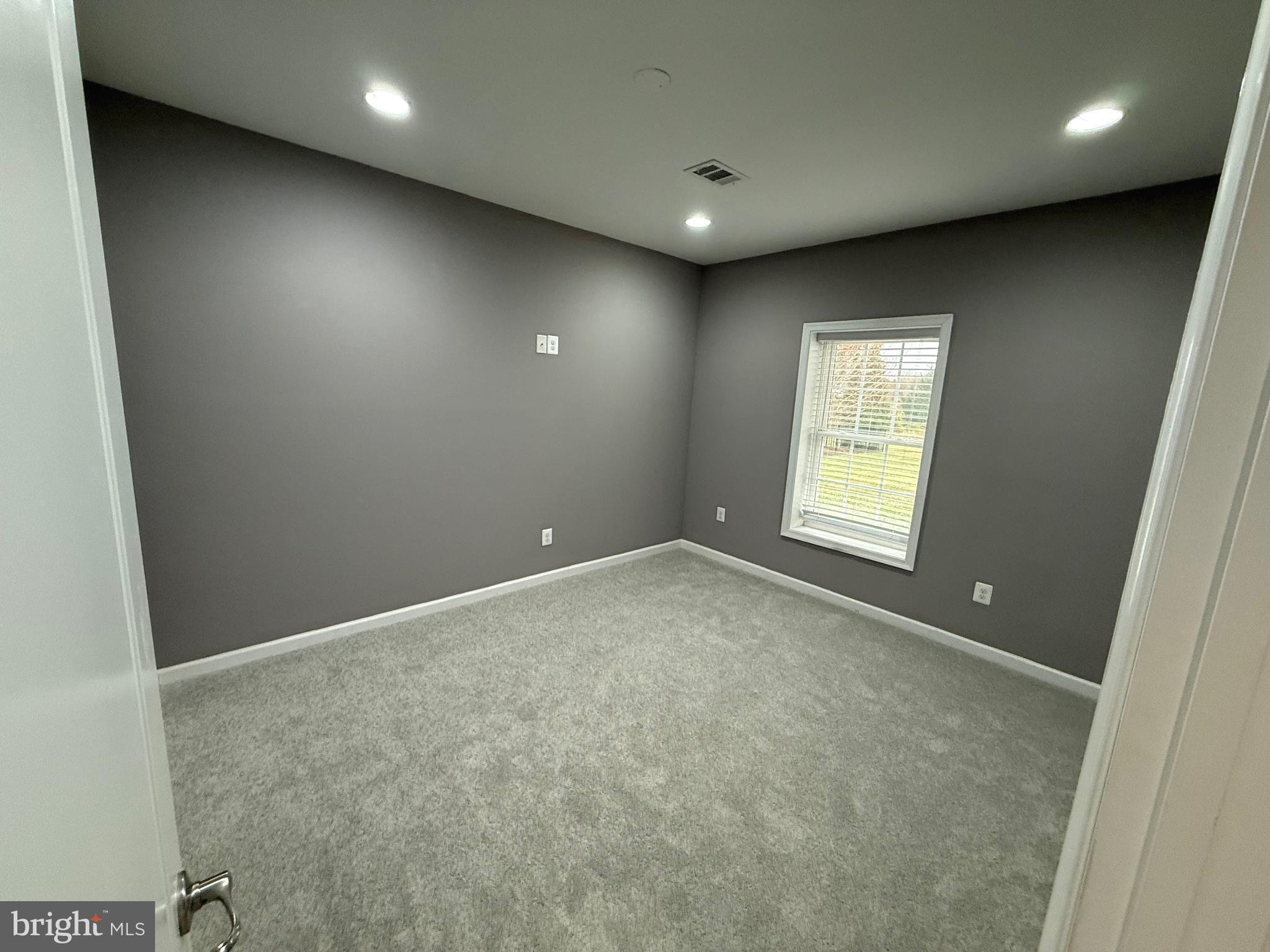 DAWSON'S CORNER - Residential Lease